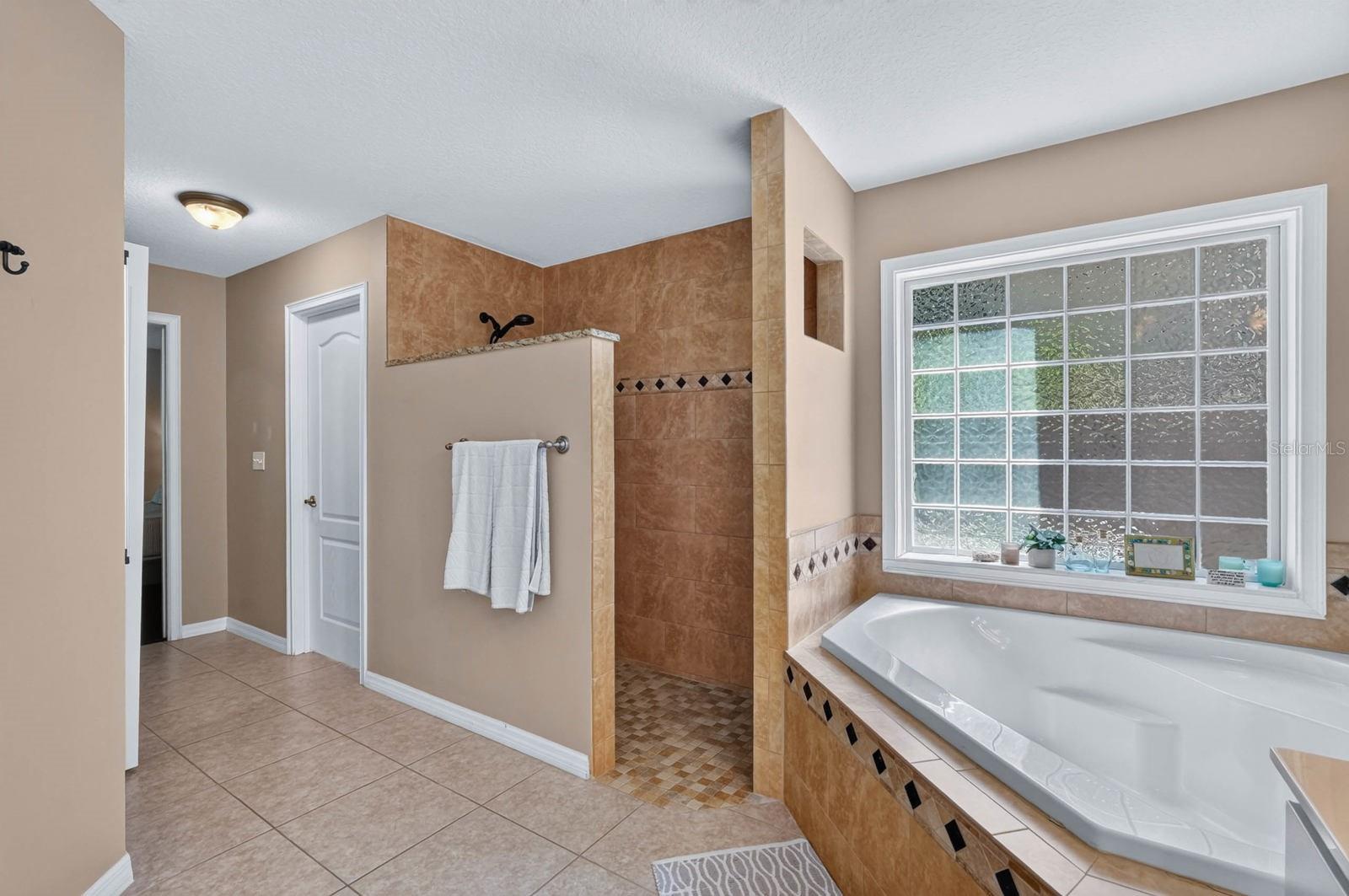 2322 Stonebridge Way Property Photo 18