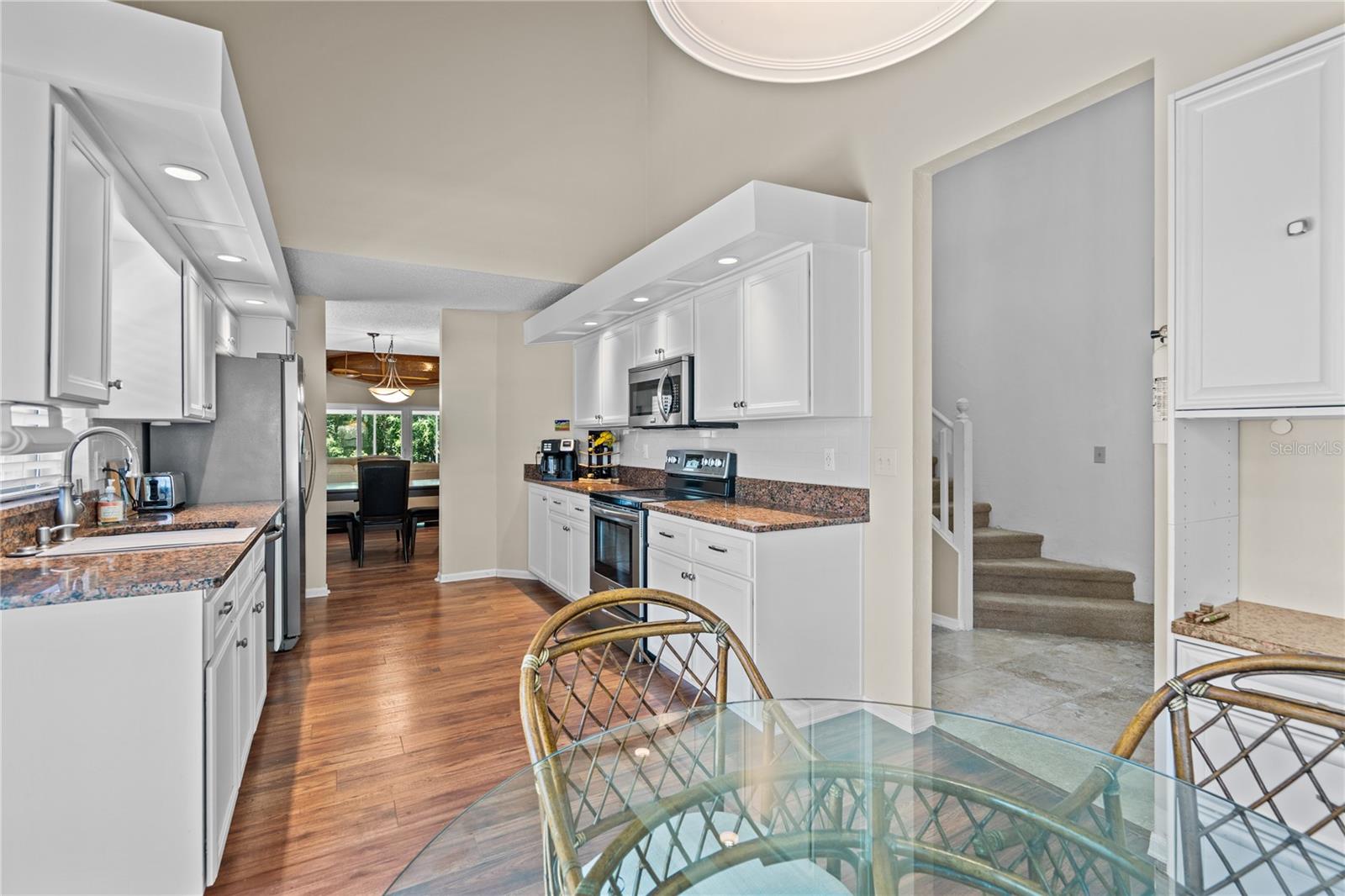 254 Glenbriar Cir Property Photo 4