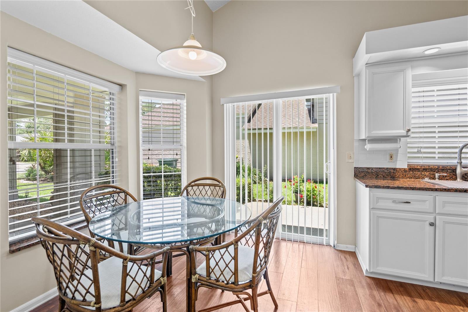 254 Glenbriar Cir Property Photo 5