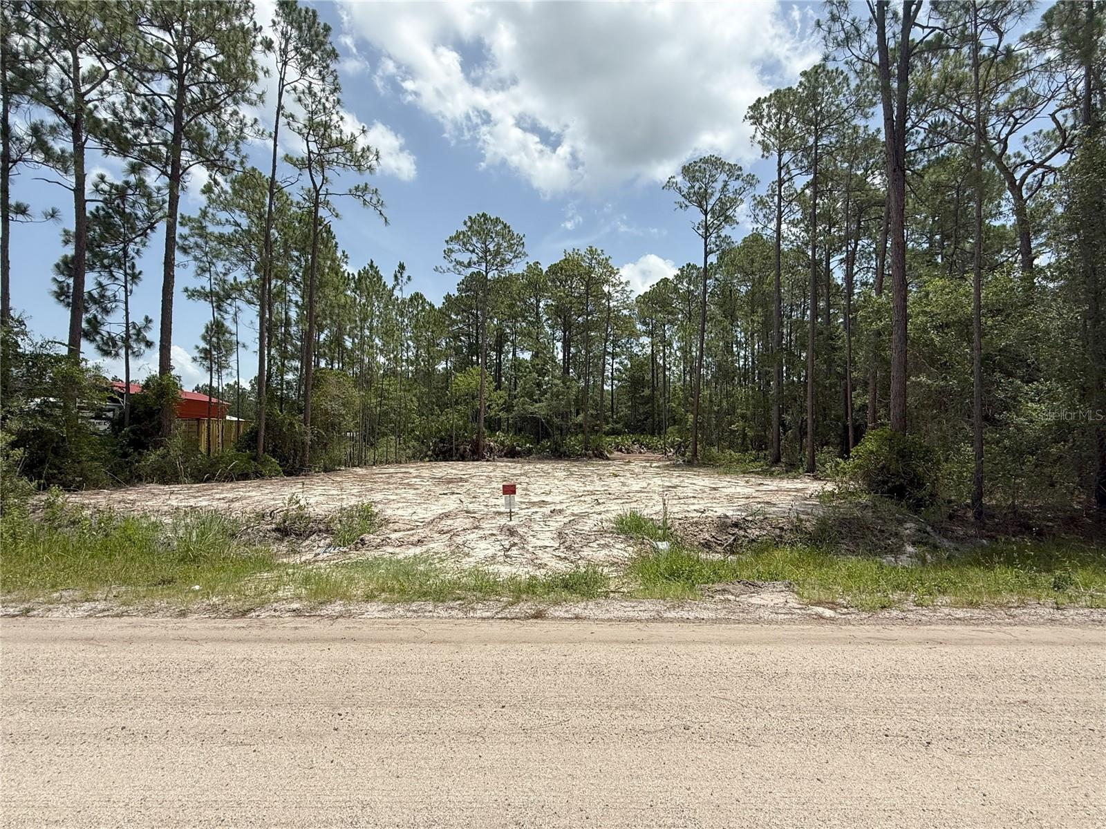 1573 Laurel Ave Property Photo 1