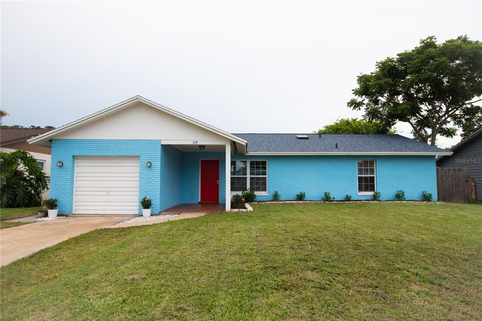 526 DORSET CIR