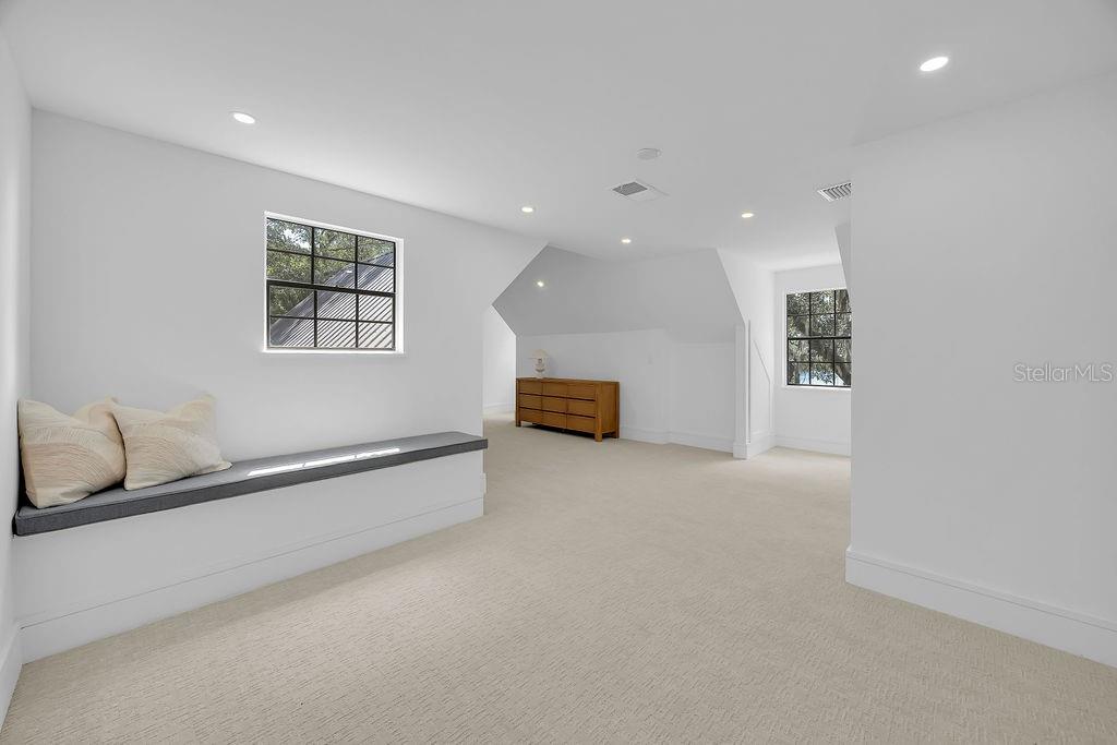 FC320109 Property Photo 53