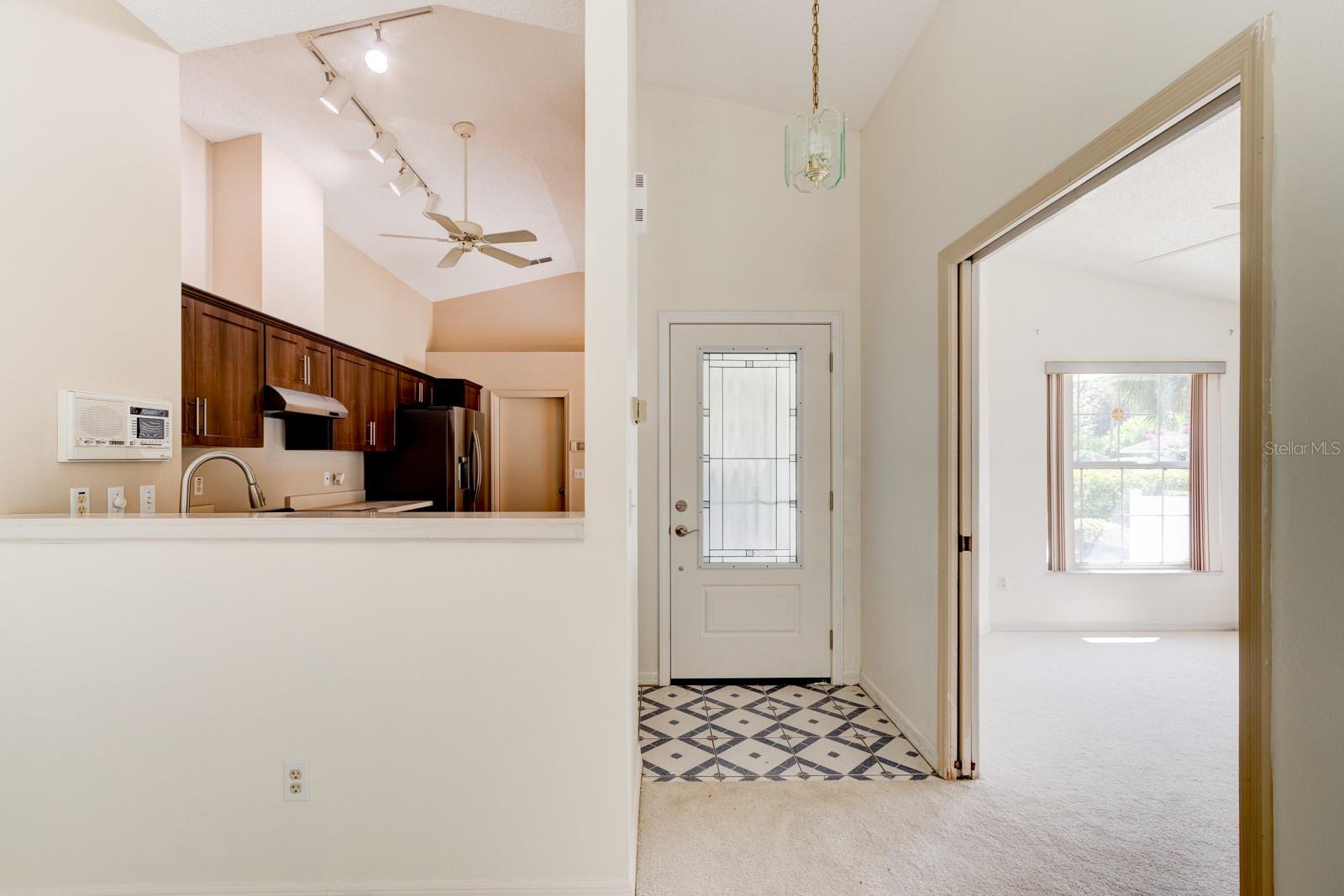 317 Glenbriar Cir Property Photo 4