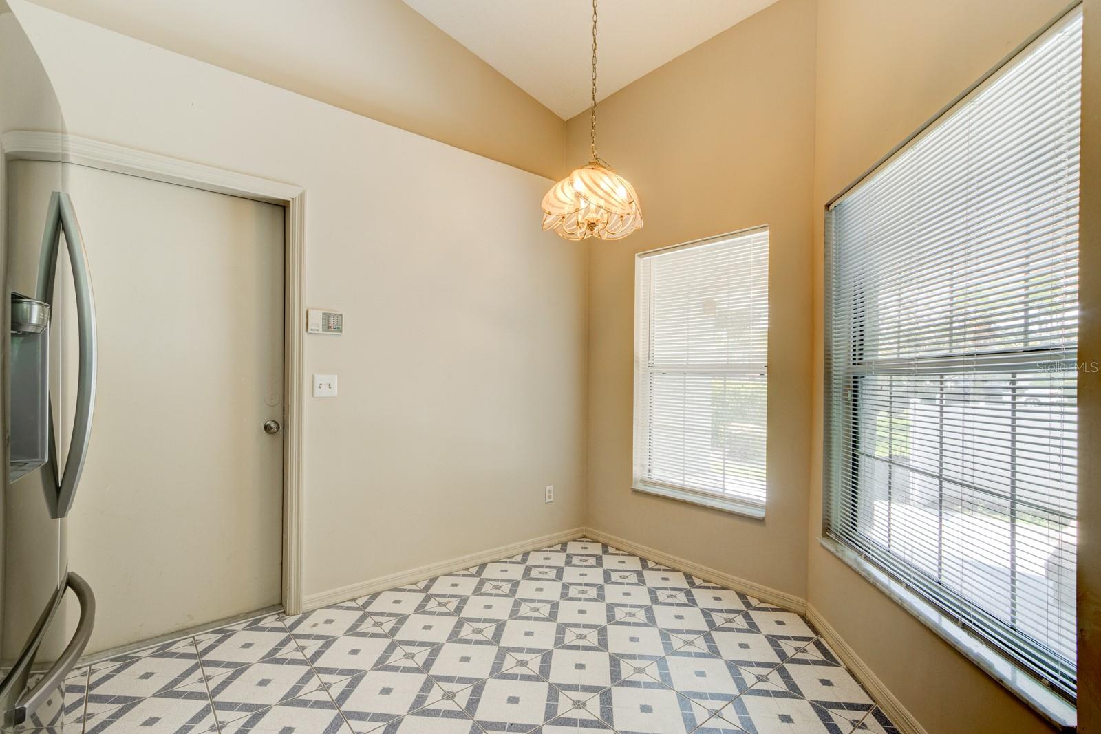 317 Glenbriar Cir Property Photo 23