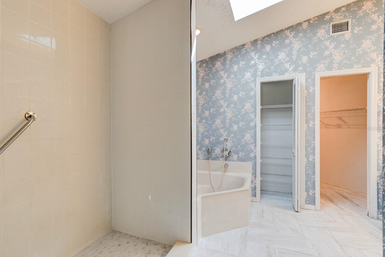 317 Glenbriar Cir Property Photo 29