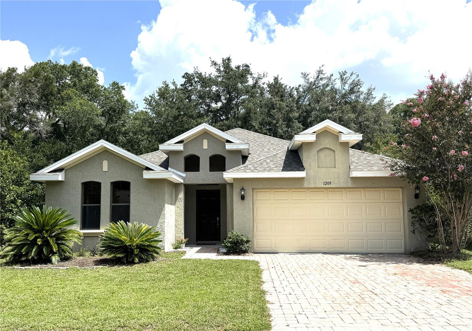 1209 BRAMLEY LN Property Photo 1