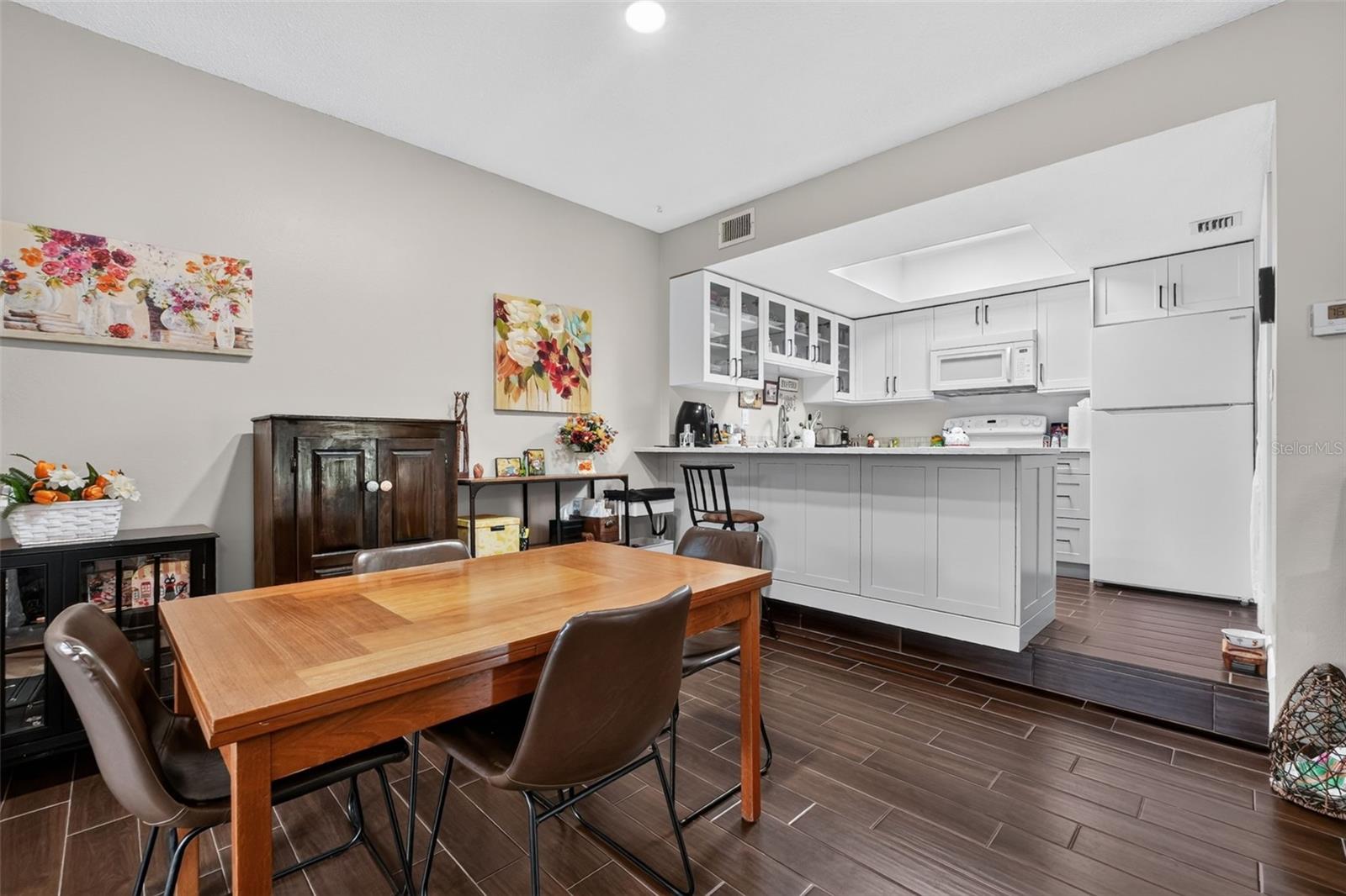 2 Timberline Trl #b Property Photo 8