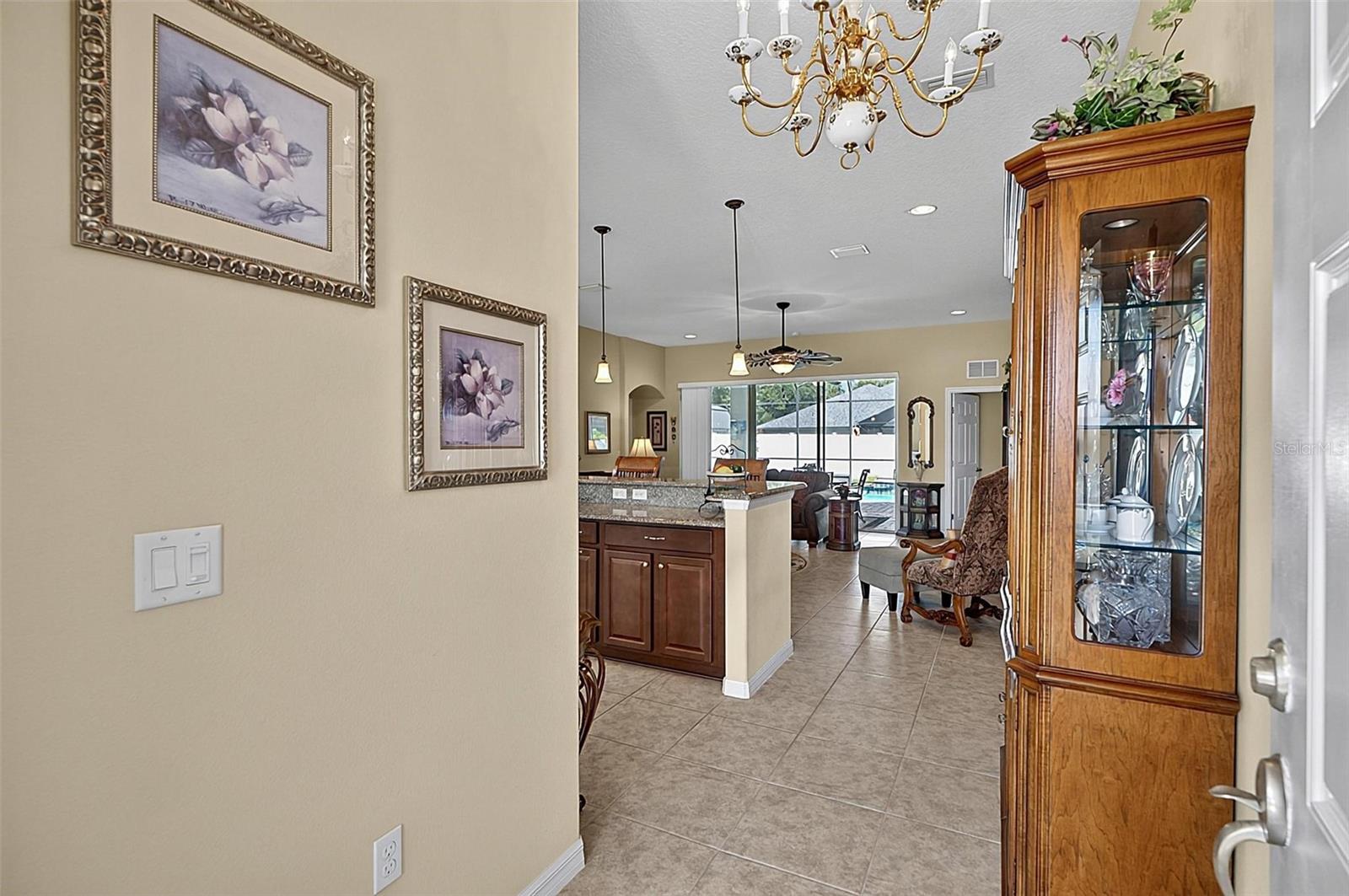 2 Lytton Ln Property Photo 10
