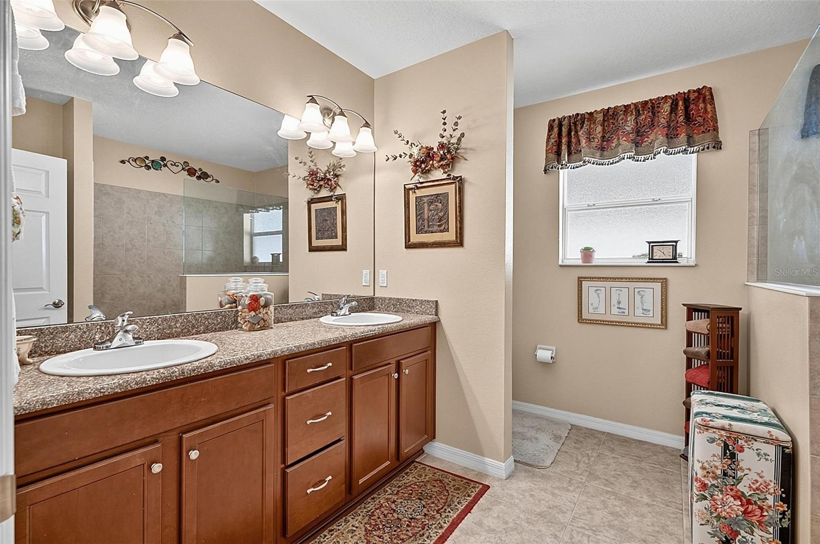 2 Lytton Ln Property Photo 34
