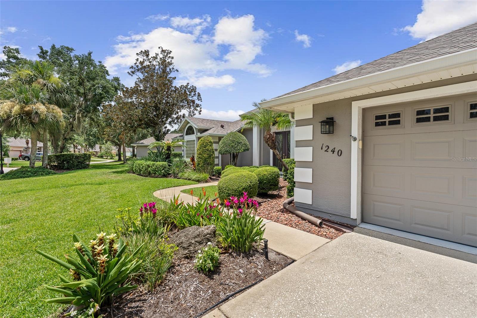 1240 Sunningdale Ln Property Photo 3