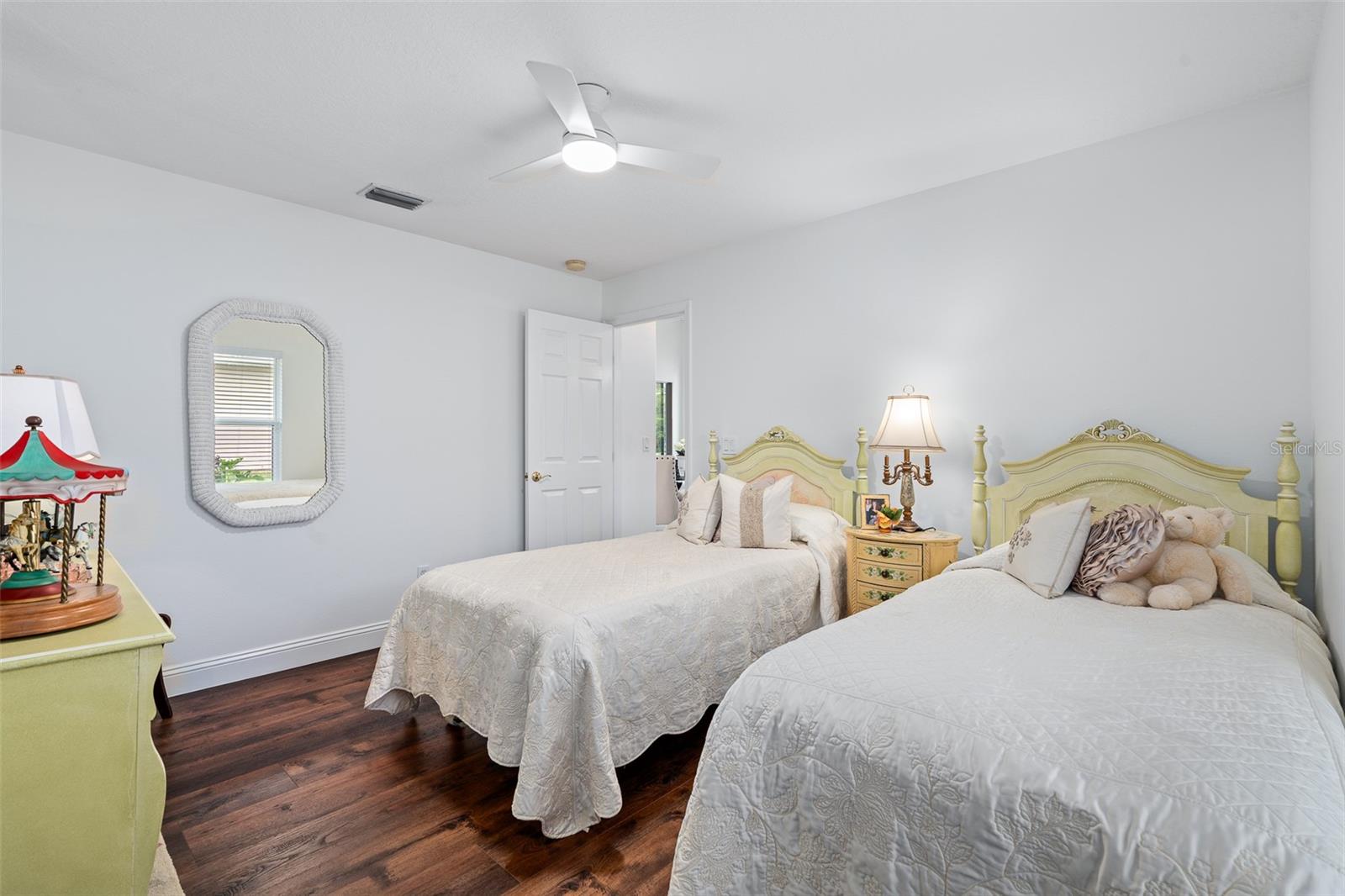 1240 Sunningdale Ln Property Photo 25
