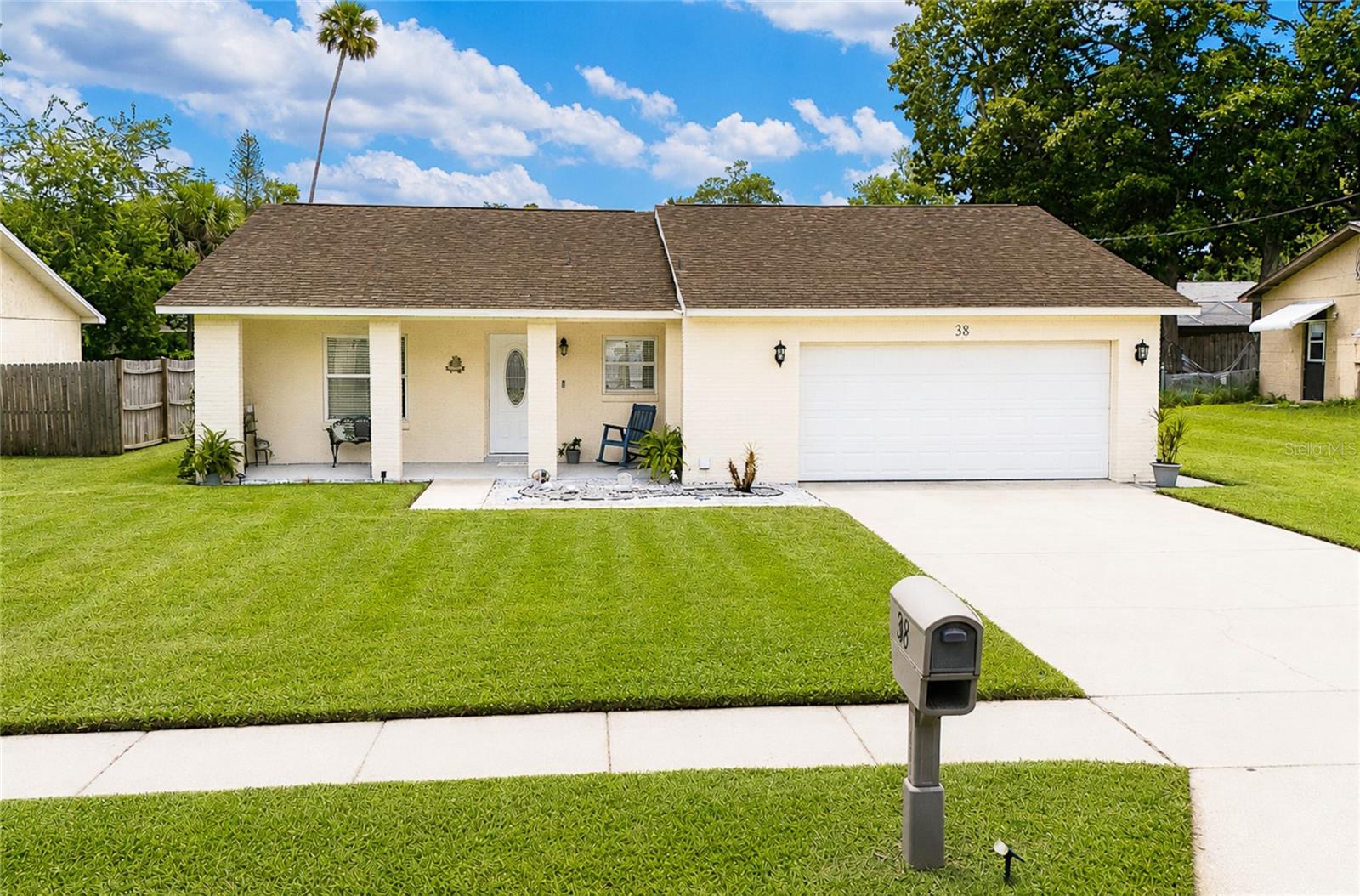 38 Laurel Oaks Cir Property Photo 2
