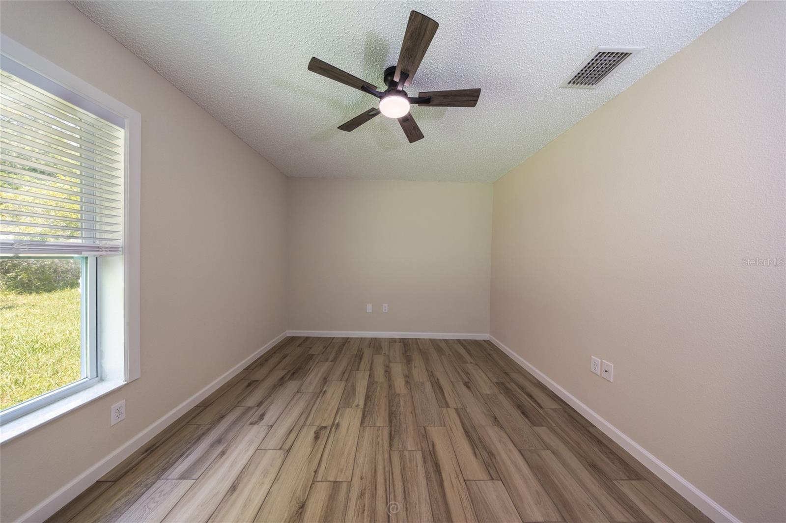 19 Burrell Pl Property Photo 25