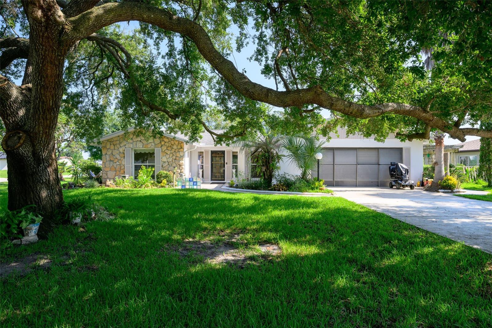30 Fernham Ln Property Photo 2