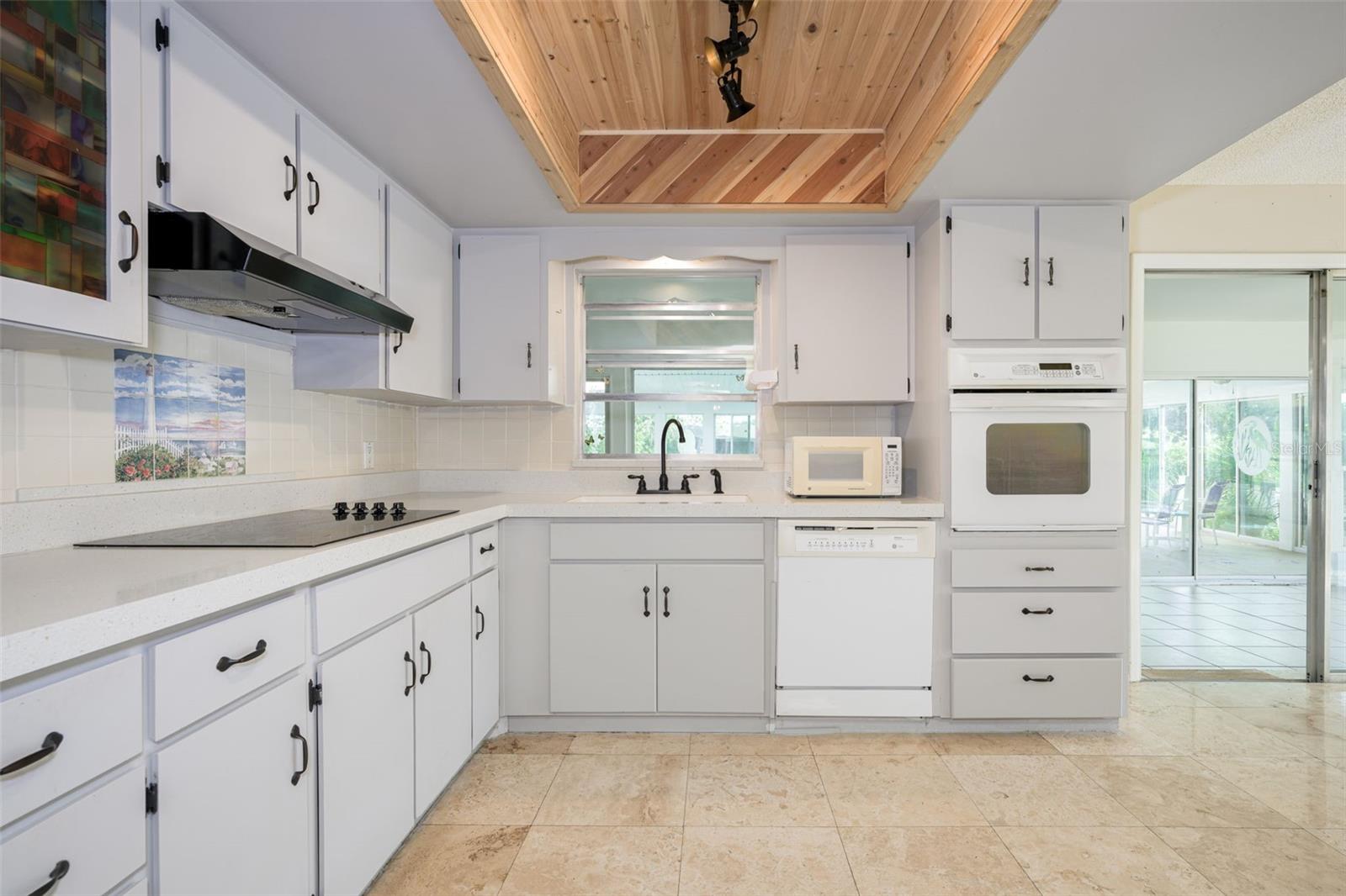 30 Fernham Ln Property Photo 8