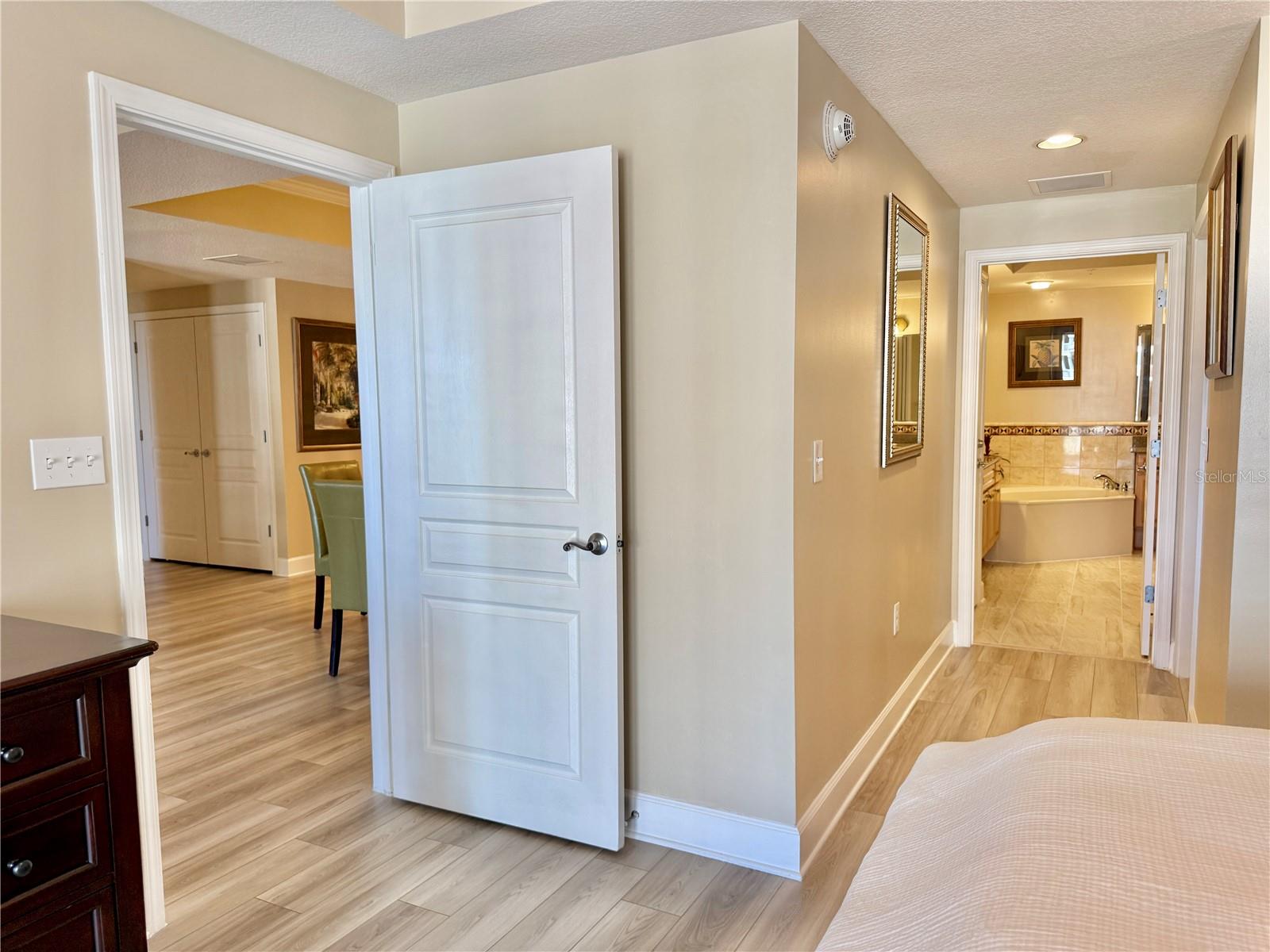 200 Ocean Crest Dr #408 Property Photo 17