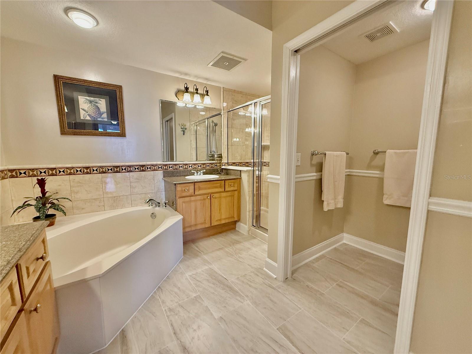 200 Ocean Crest Dr #408 Property Photo 26