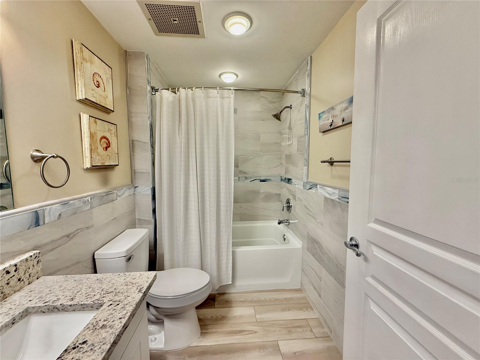 200 Ocean Crest Dr #408 Property Photo 29