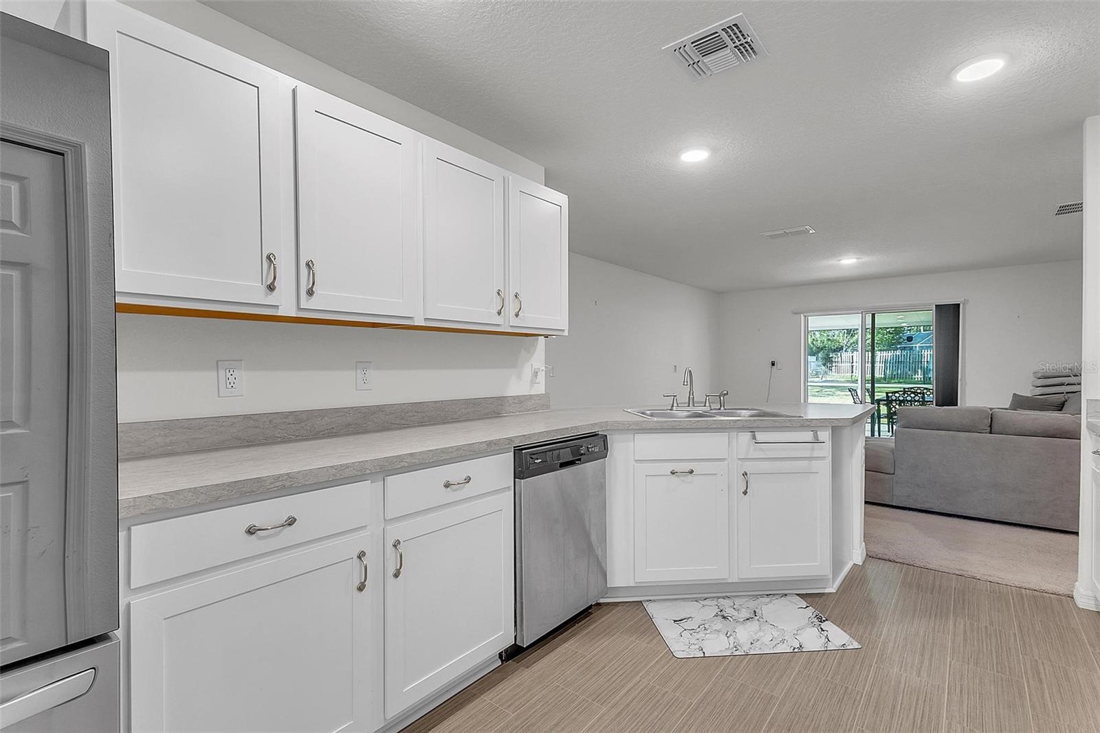 159 Persimmon Dr Property Photo 13