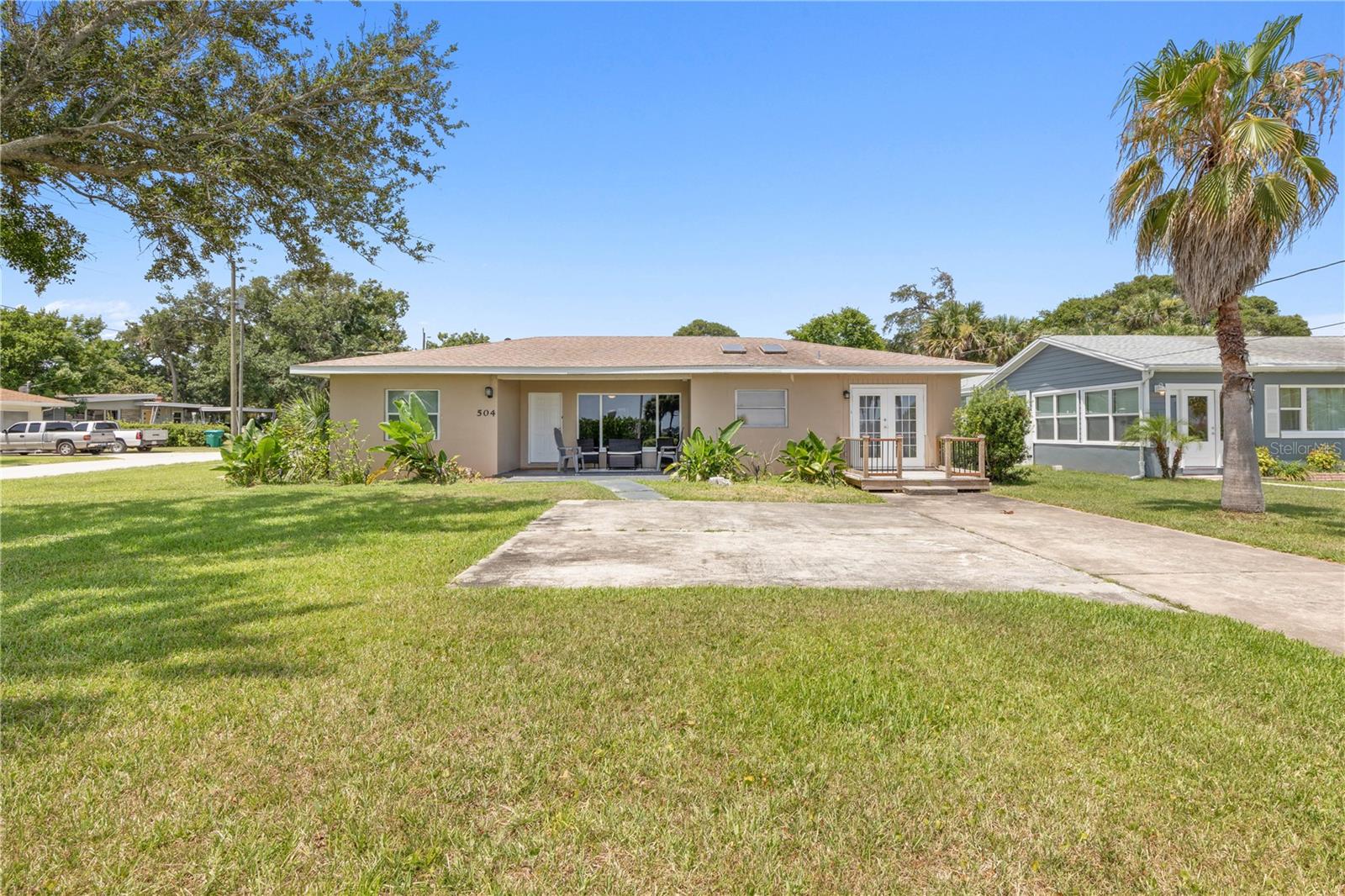 504 RIVERSIDE DR