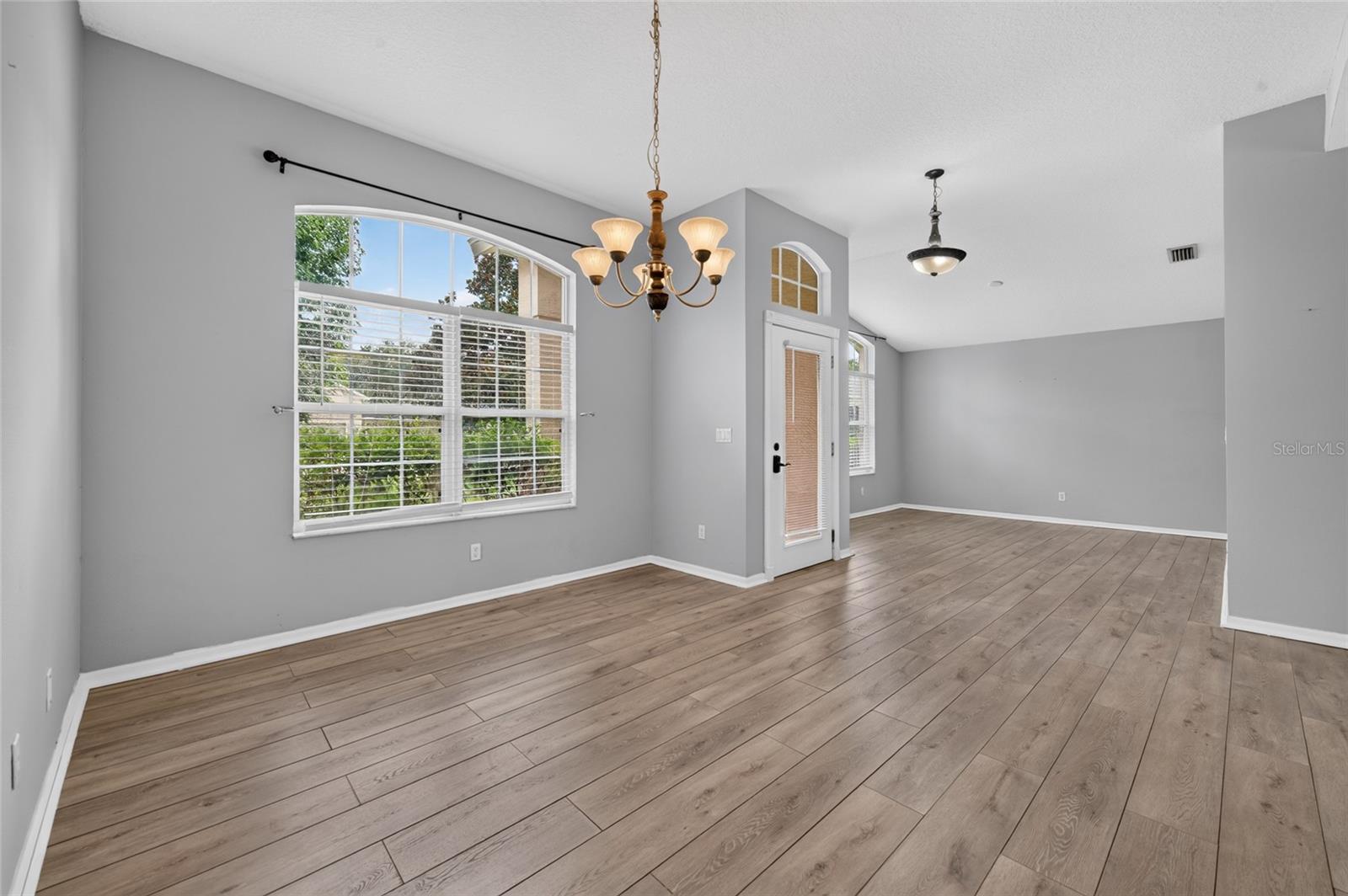 8 Black Water Way Property Photo 4