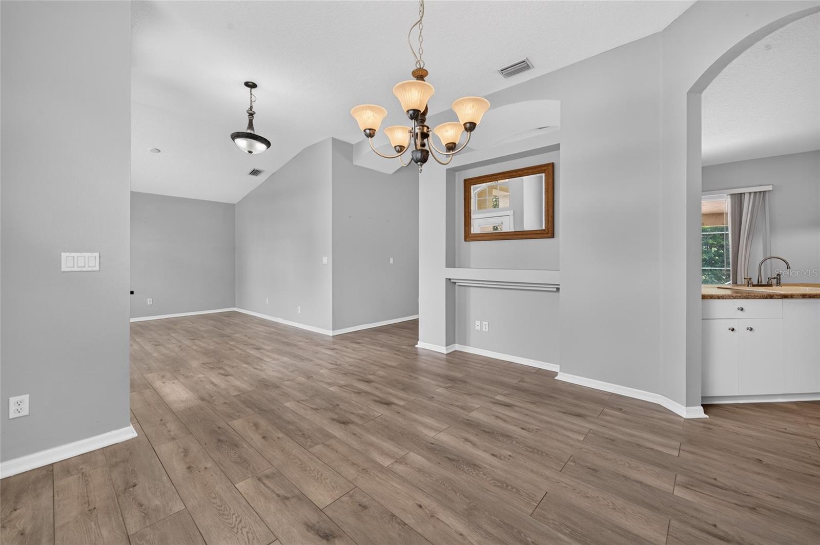 8 Black Water Way Property Photo 5