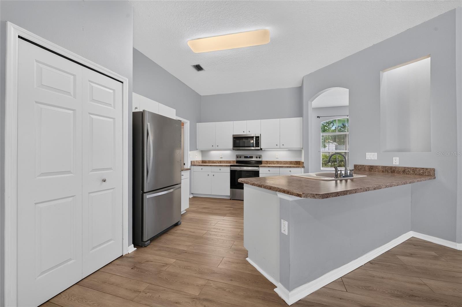 8 Black Water Way Property Photo 10