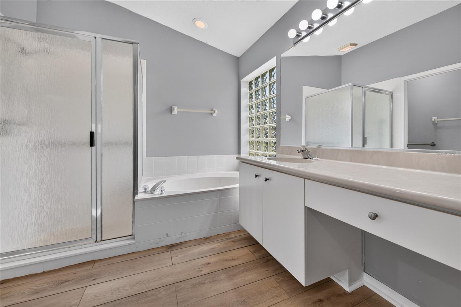 8 Black Water Way Property Photo 15