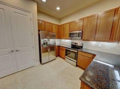 802 Aldenham Ln Property Photo 4
