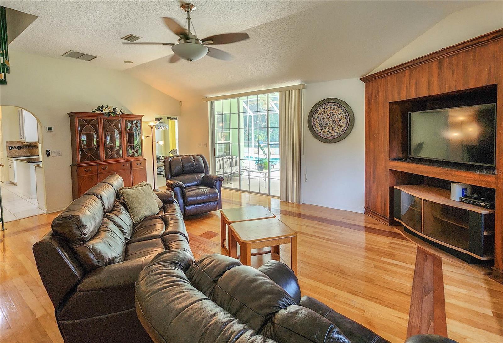 1308 Wicklow Ln Property Photo 8