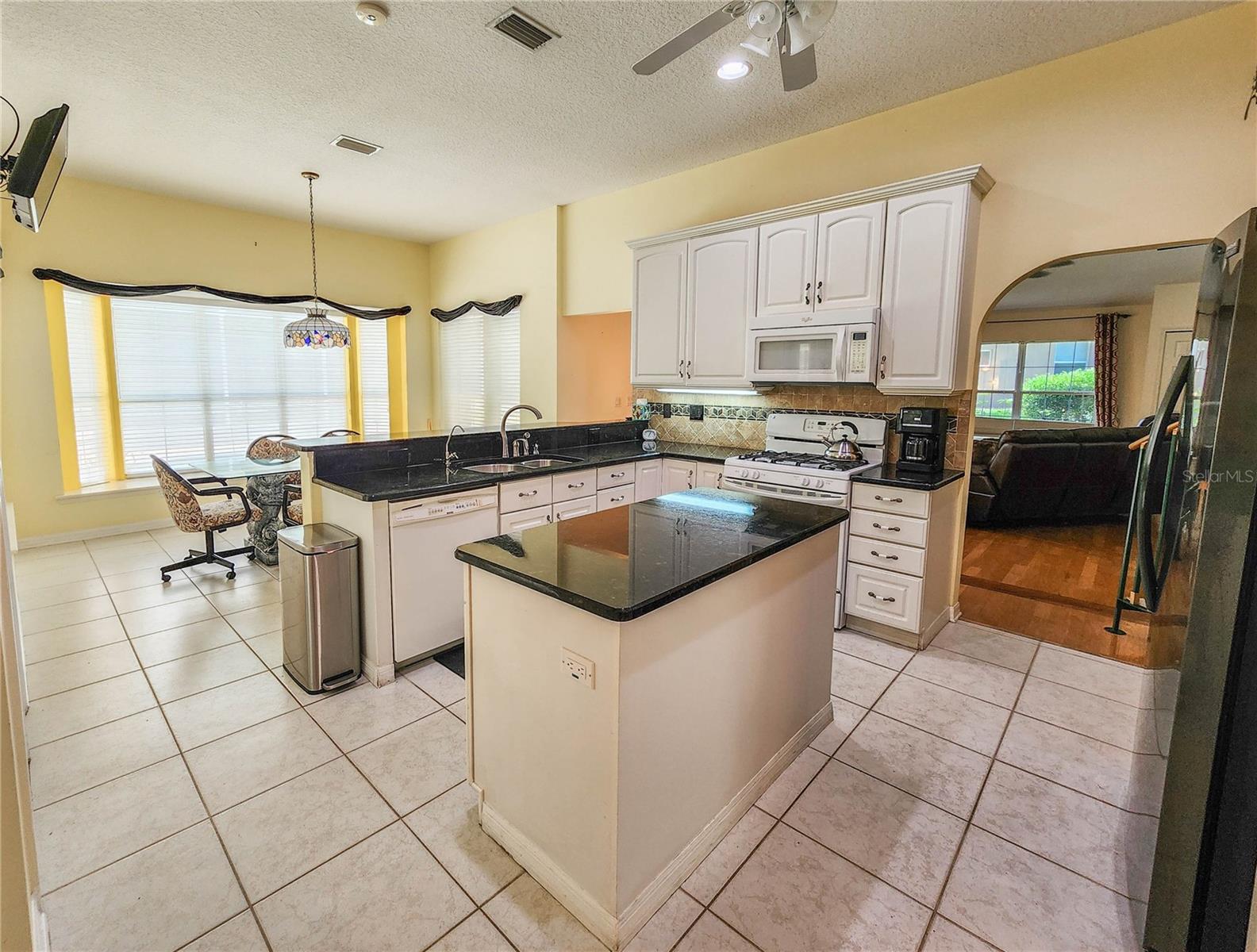 1308 Wicklow Ln Property Photo 23