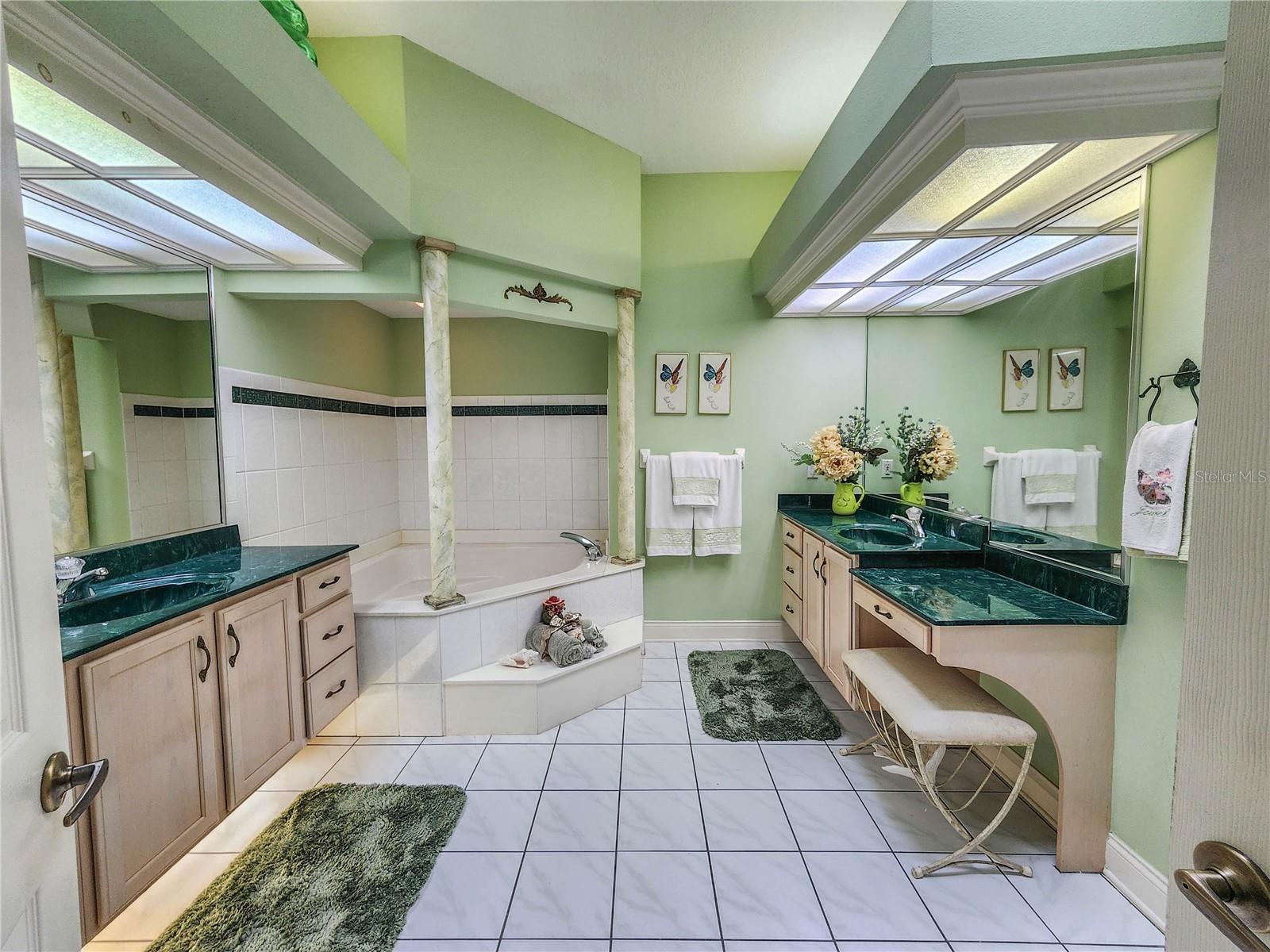 1308 Wicklow Ln Property Photo 43
