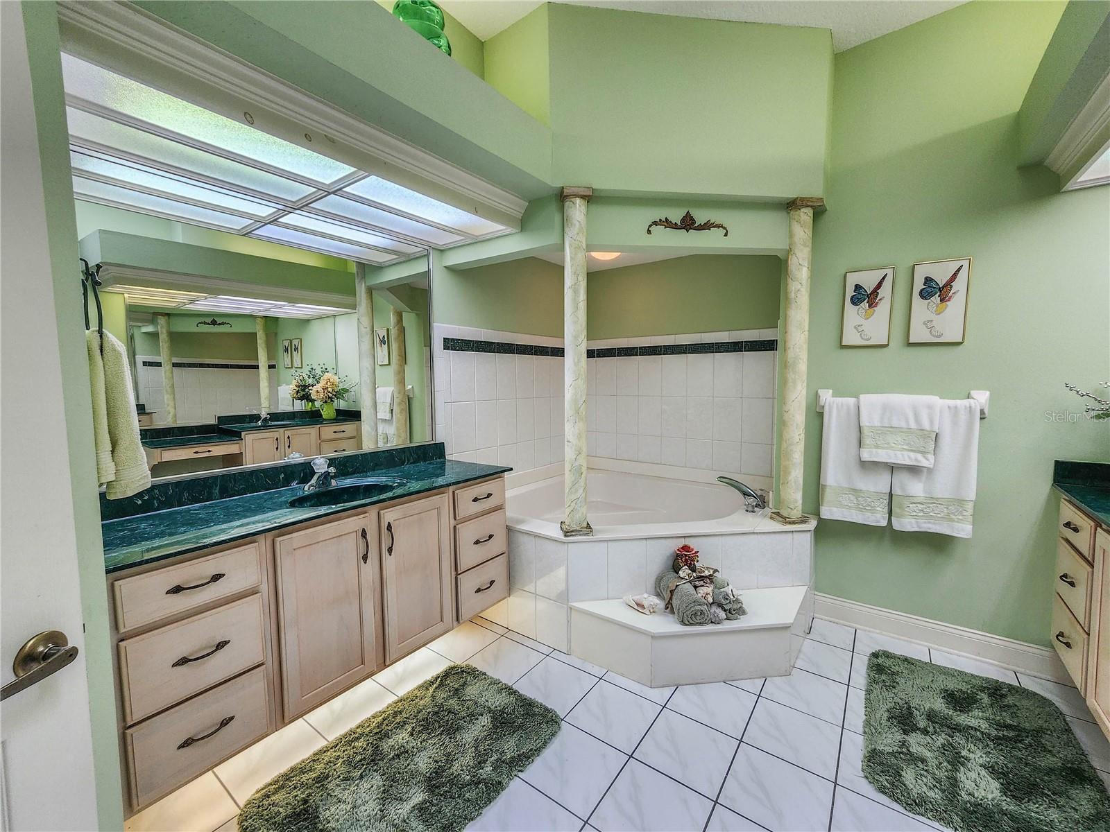 1308 Wicklow Ln Property Photo 44