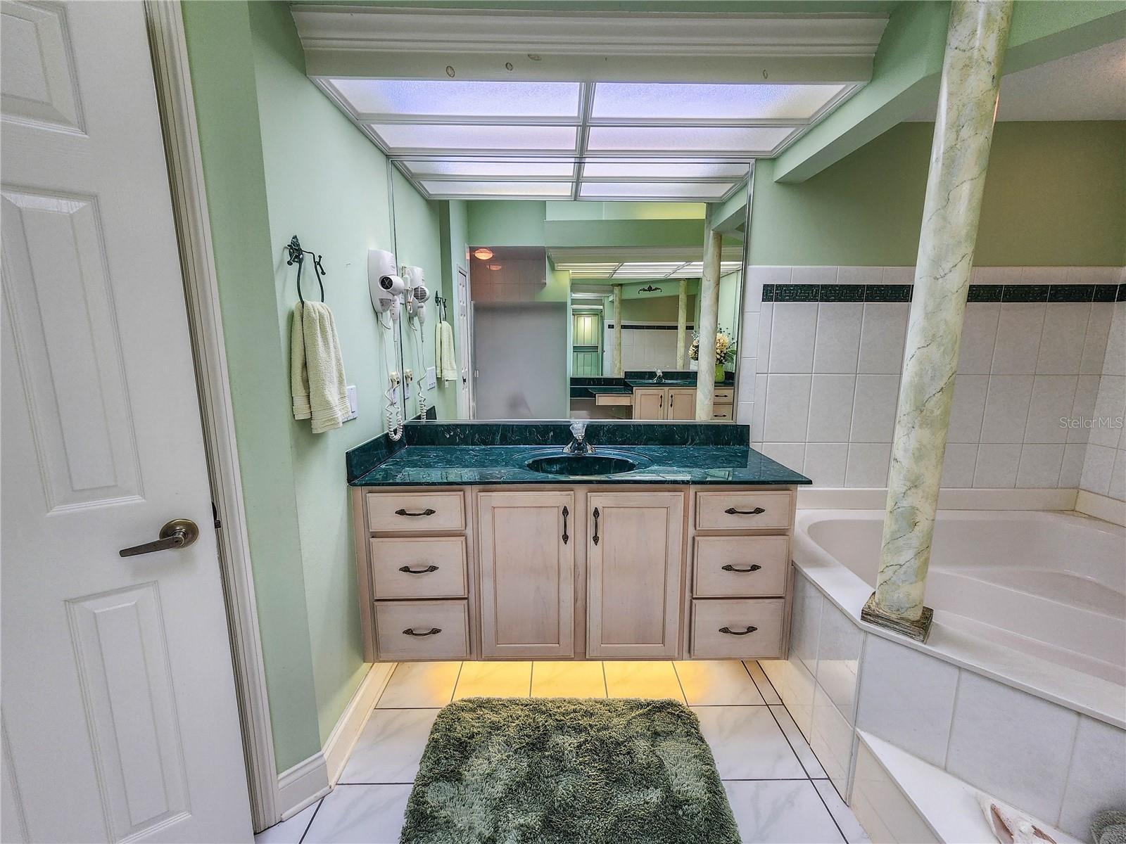 1308 Wicklow Ln Property Photo 45