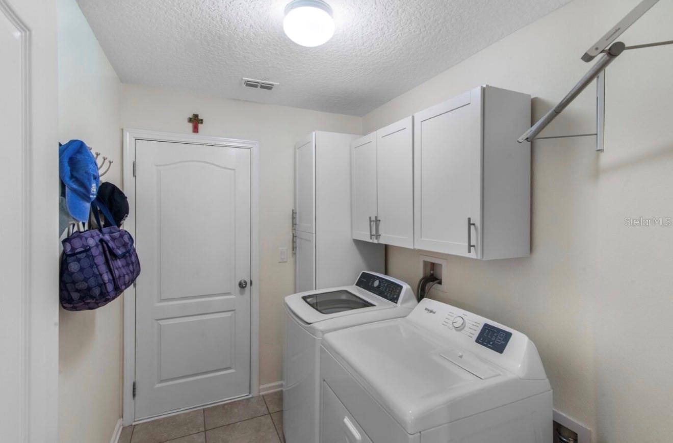 144 S Hummingbird Pl Property Photo 9