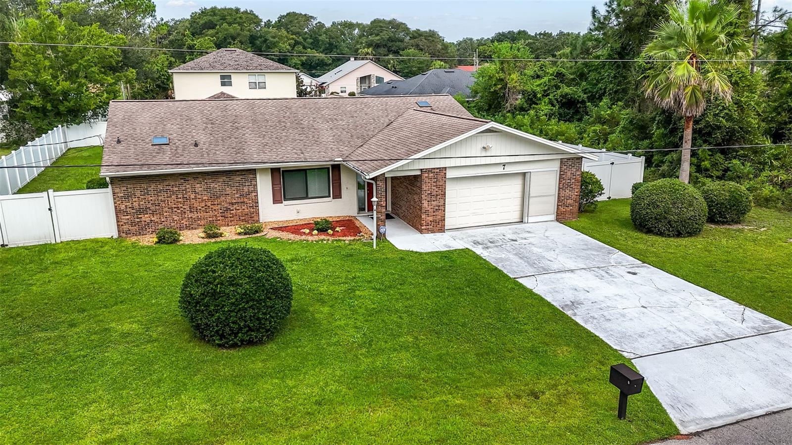 7 Perkins Ln Property Photo 2
