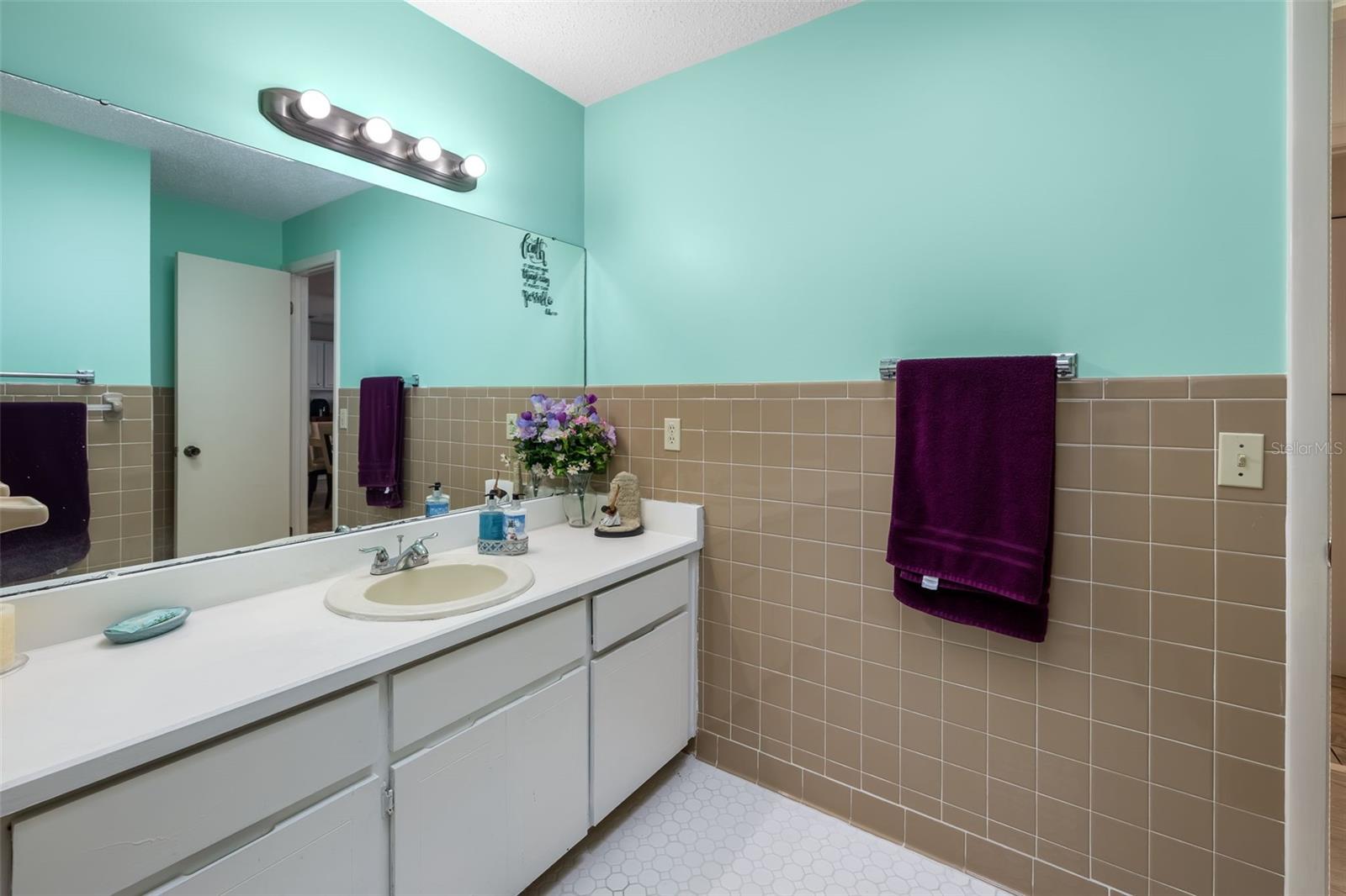 7 Perkins Ln Property Photo 15