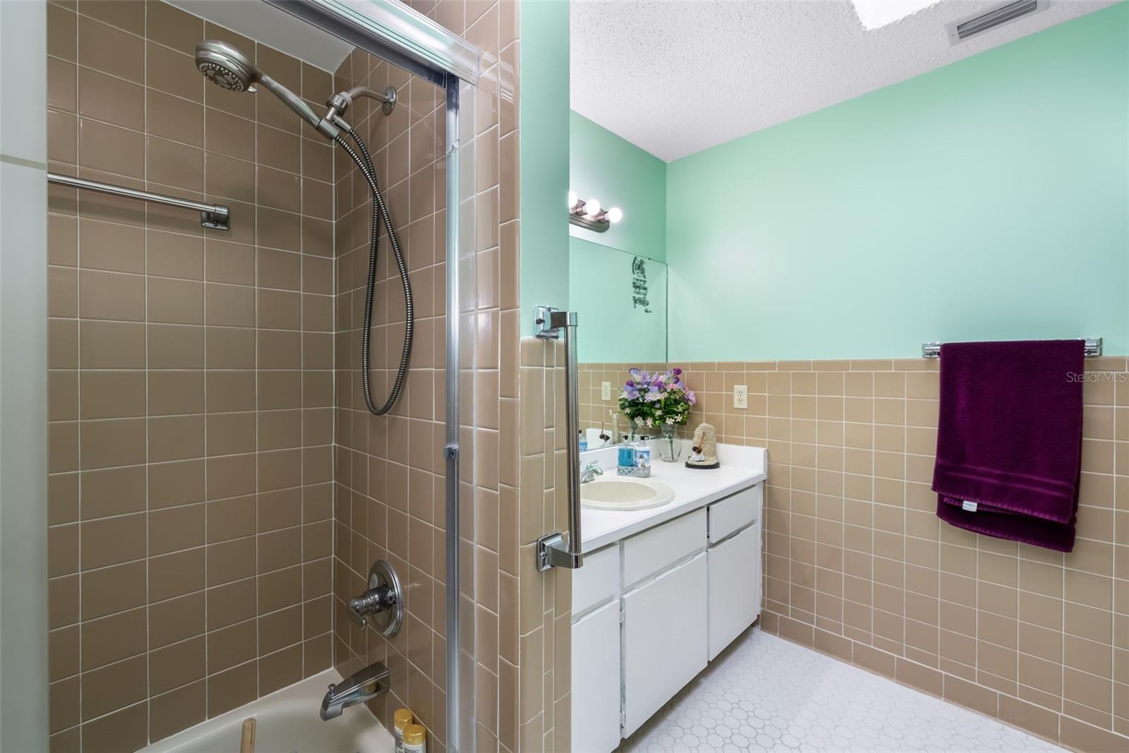 7 Perkins Ln Property Photo 16