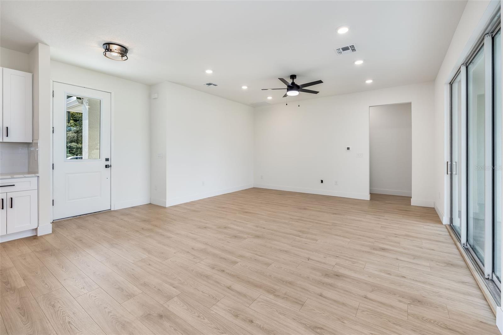 50 Wheeling Property Photo 14