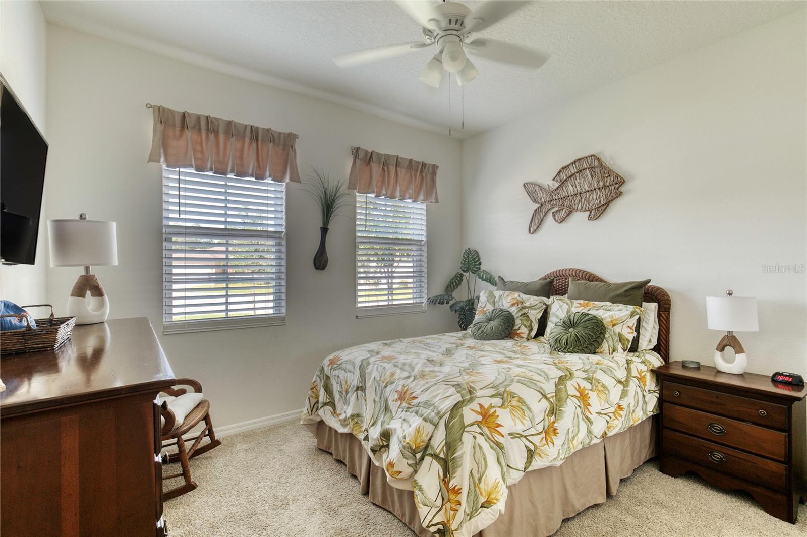 6 Fox Lair Ct Property Photo 4