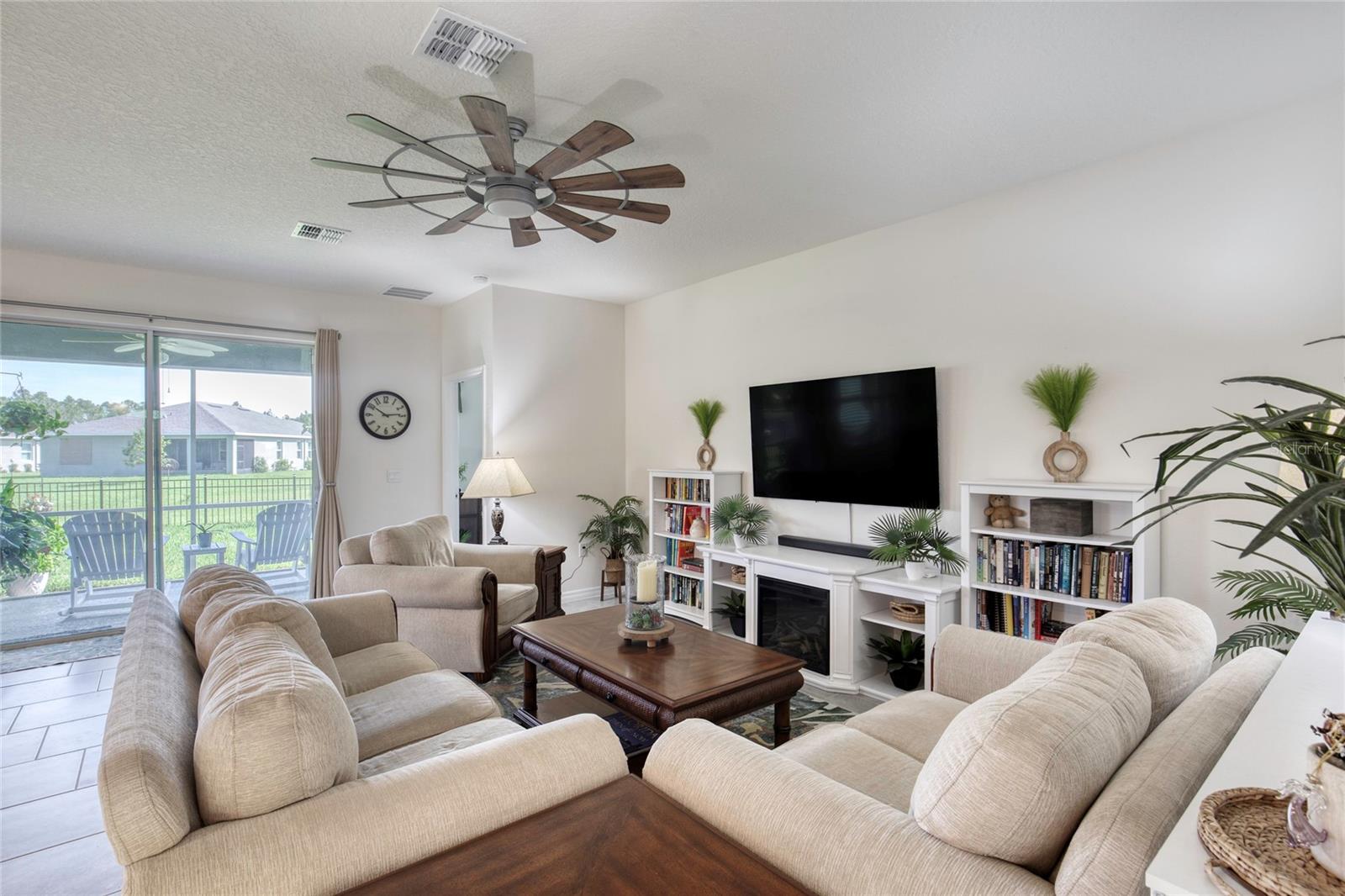 6 Fox Lair Ct Property Photo 12