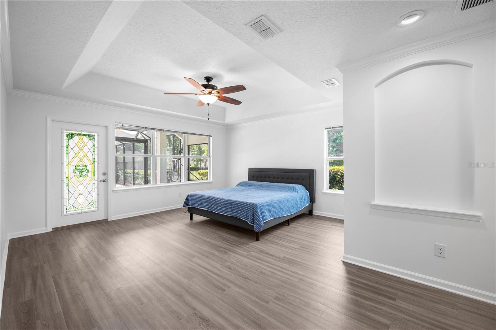 656 Wyndham Ct Property Photo 8