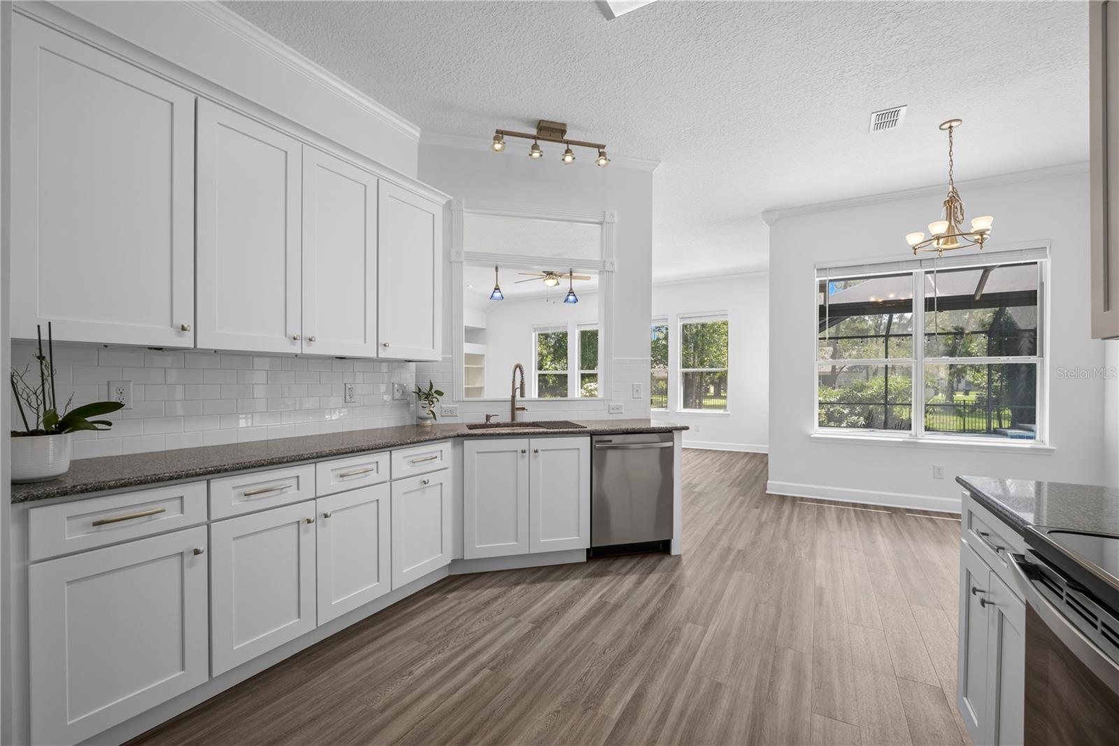 656 Wyndham Ct Property Photo 35