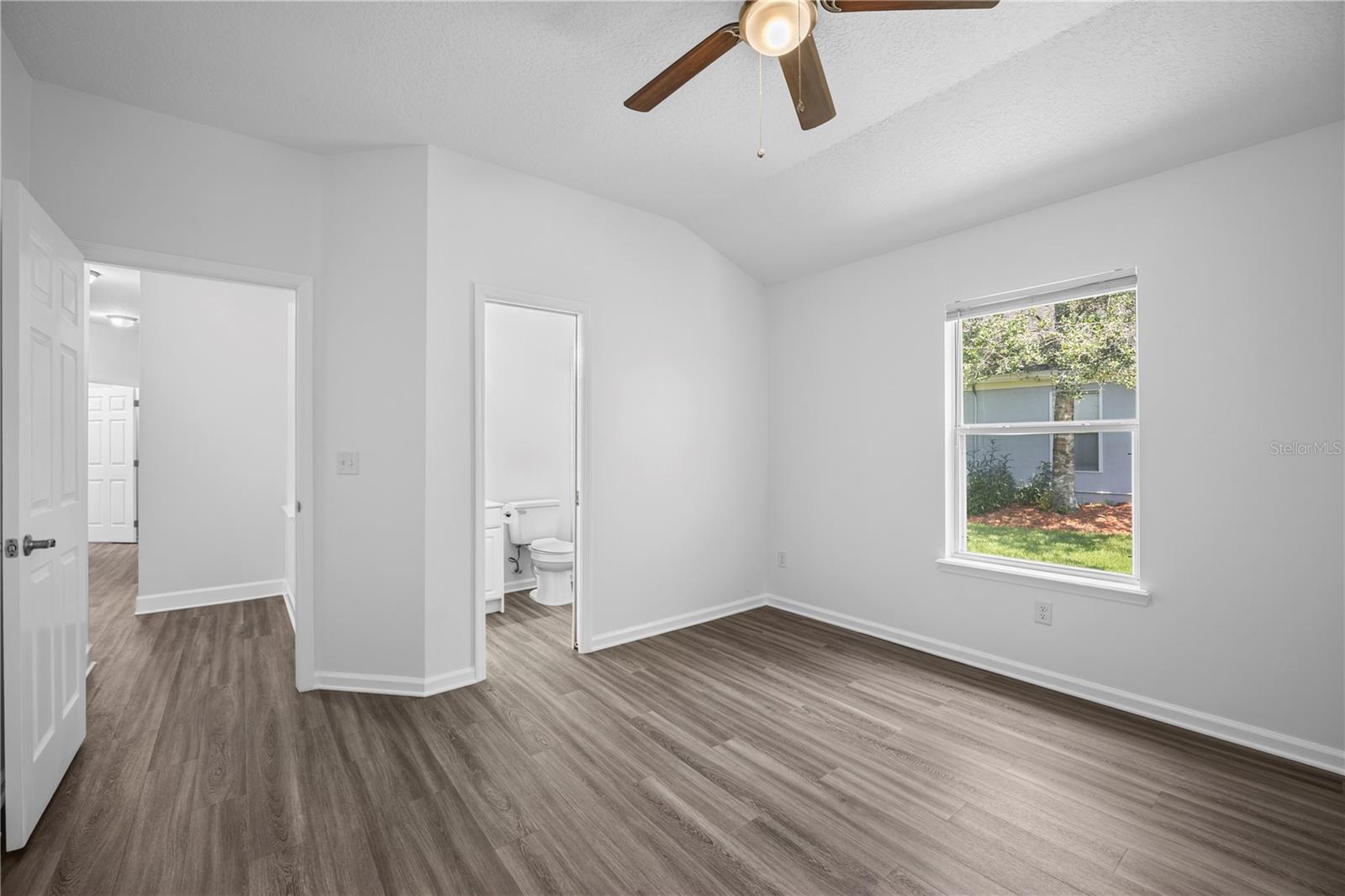 656 Wyndham Ct Property Photo 43