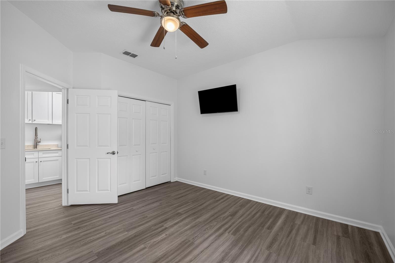 656 Wyndham Ct Property Photo 49
