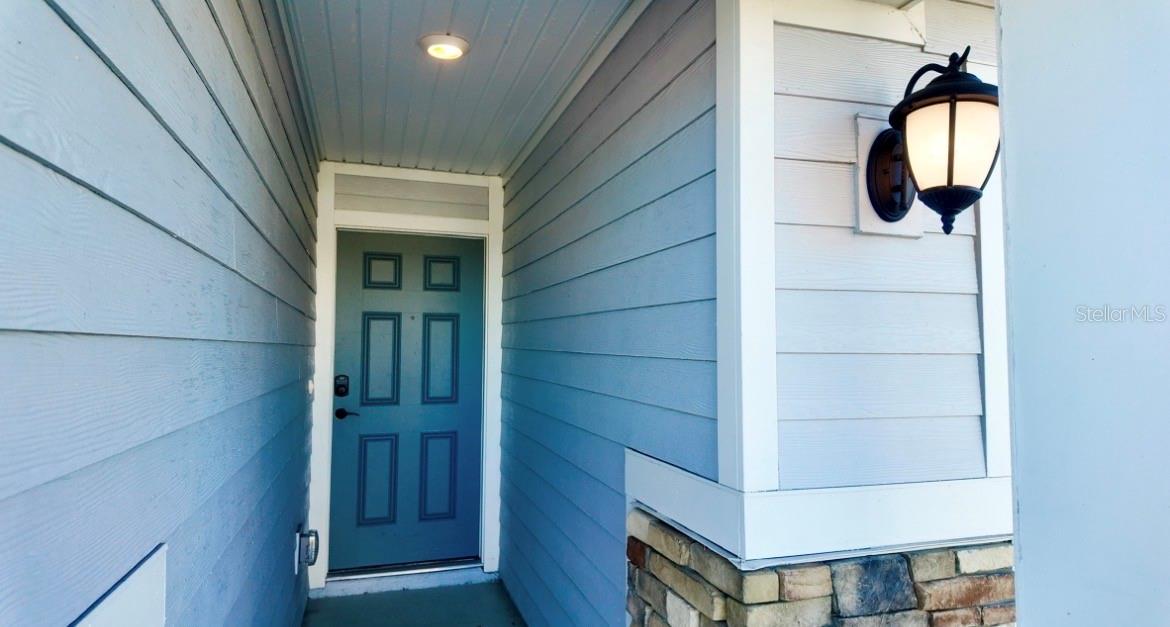 37 Willow St Property Photo 3