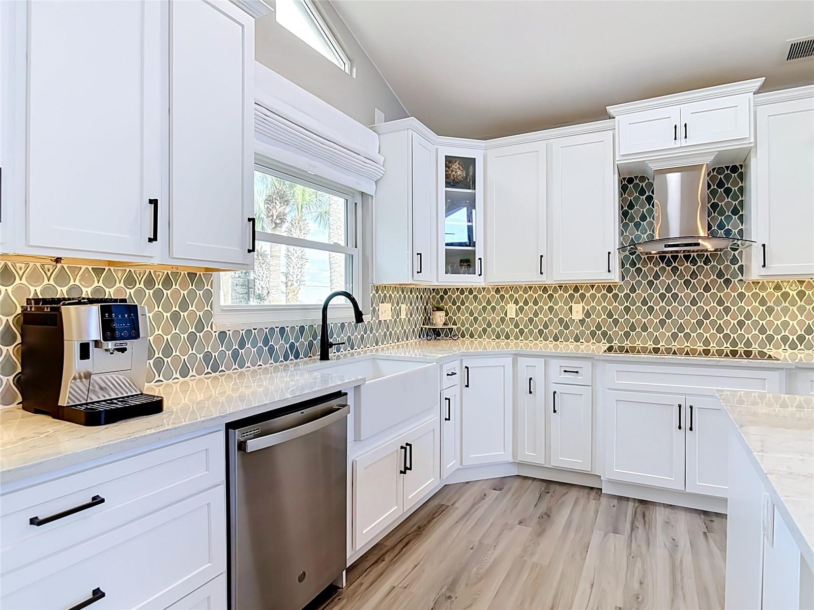 3555 John Anderson Dr Property Photo 15