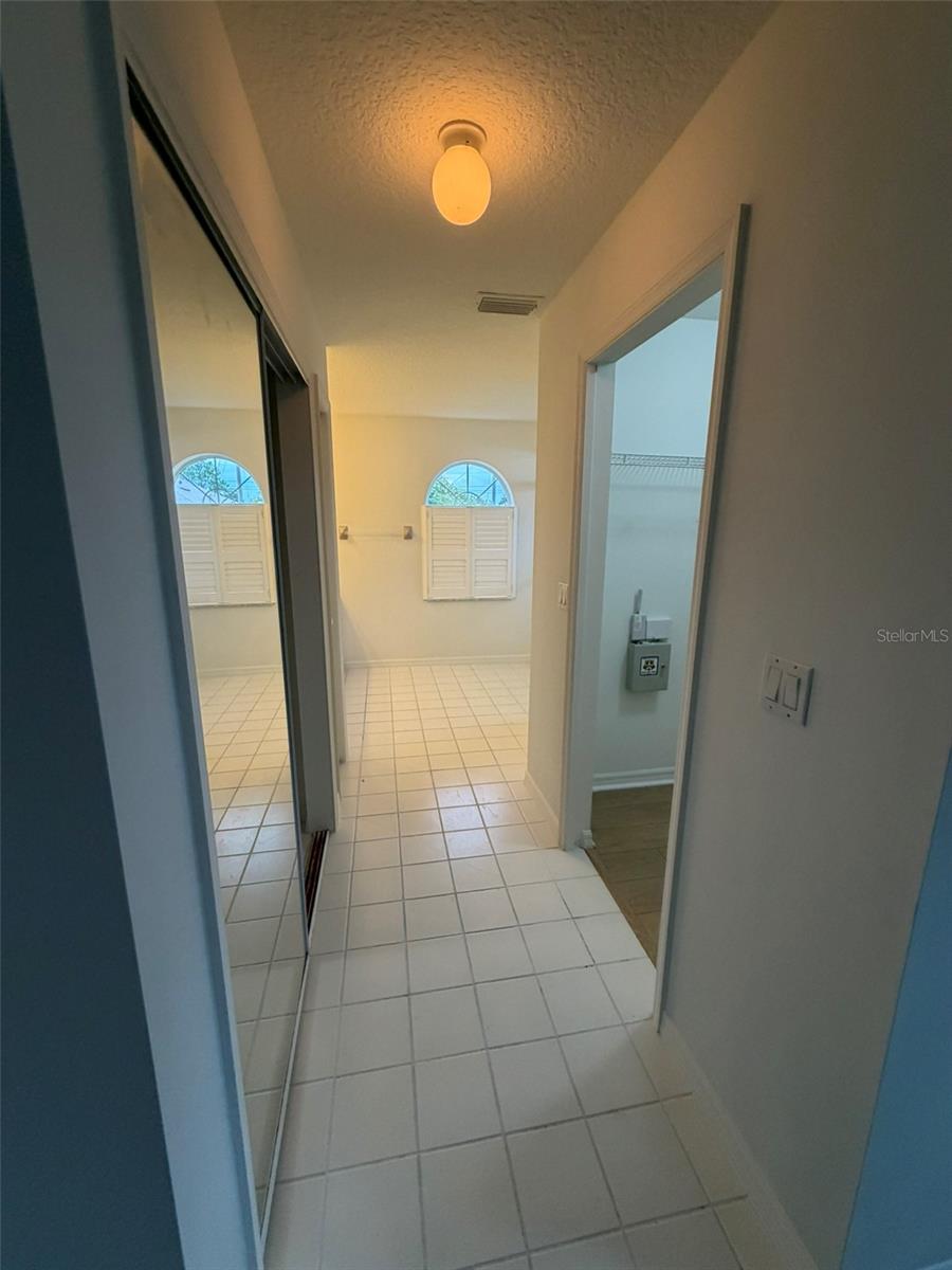 2 Lamar Ln Property Photo 5