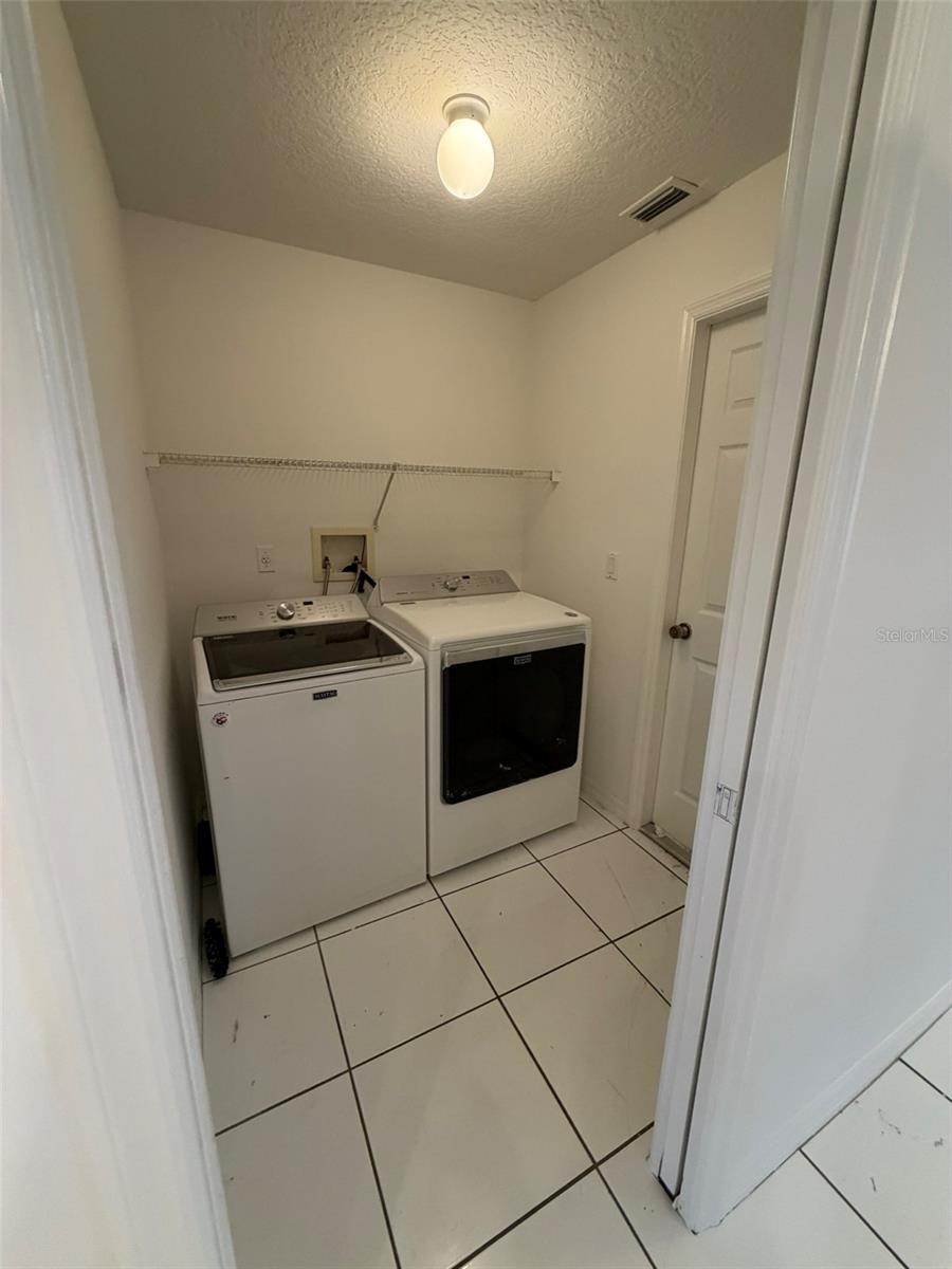 2 Lamar Ln Property Photo 6