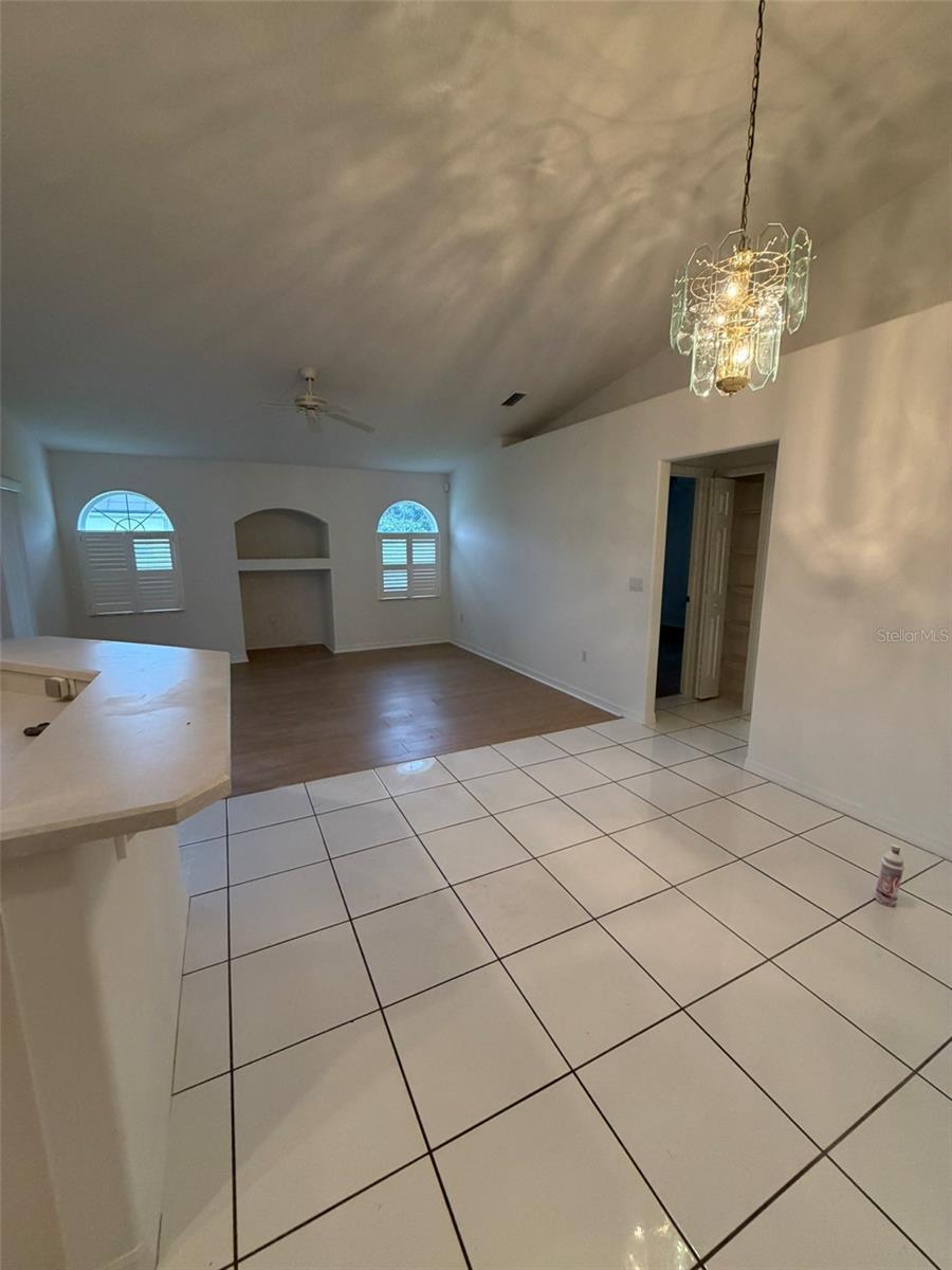 2 Lamar Ln Property Photo 7